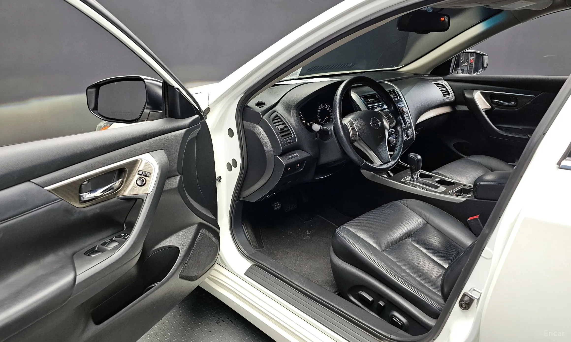 Nissan Altima превью 11