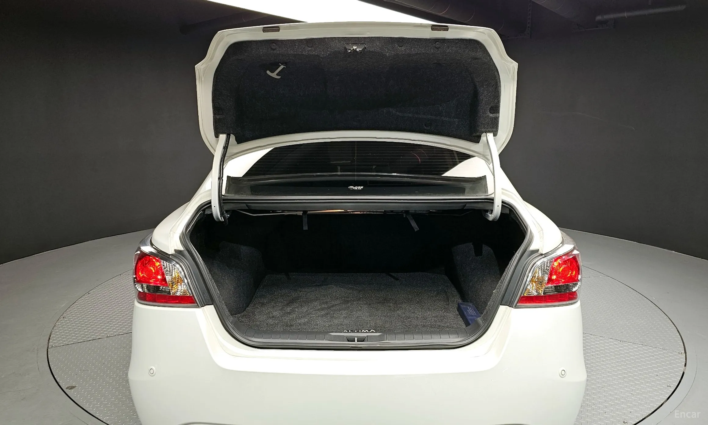Nissan Altima превью 20
