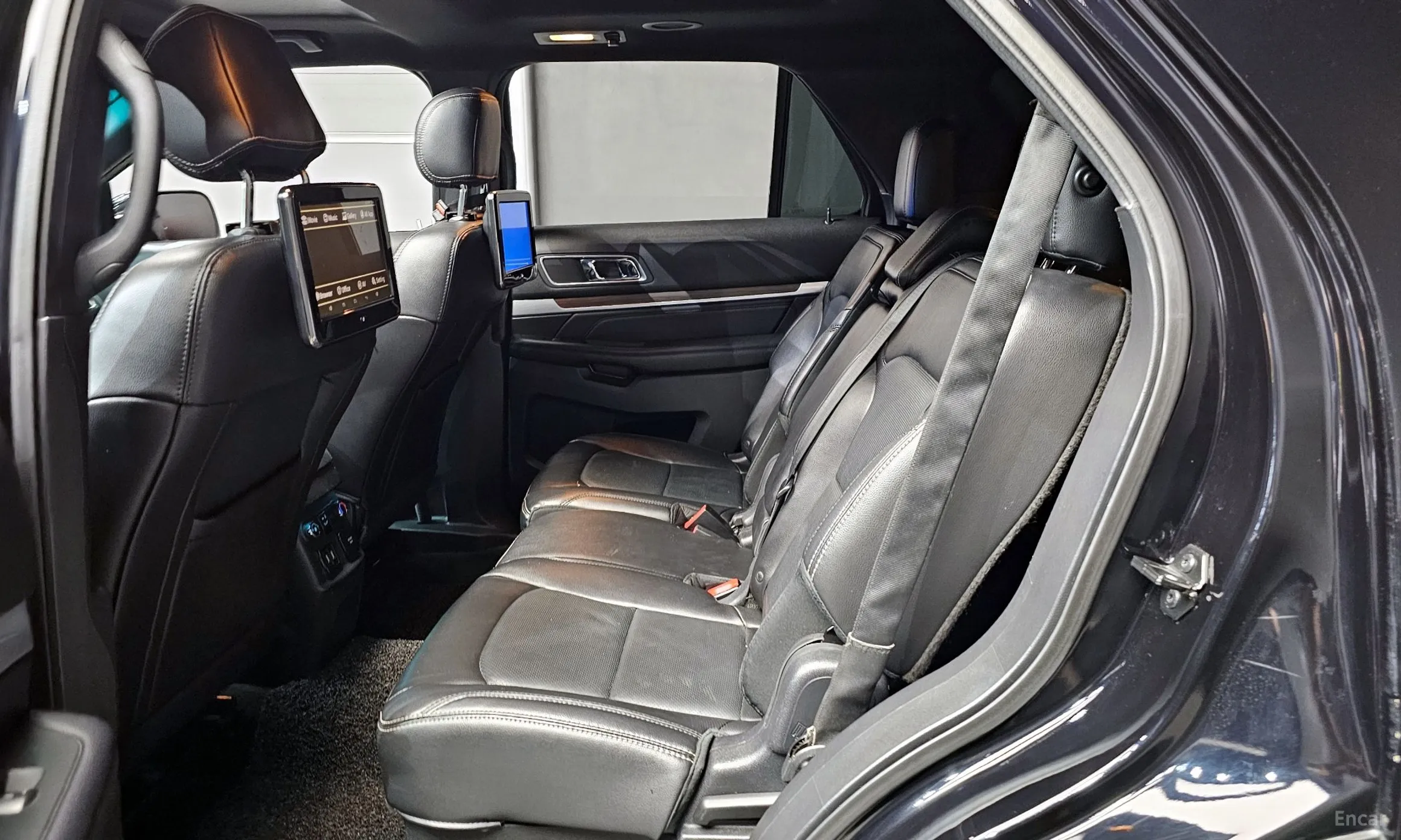 Ford Explorer превью 12