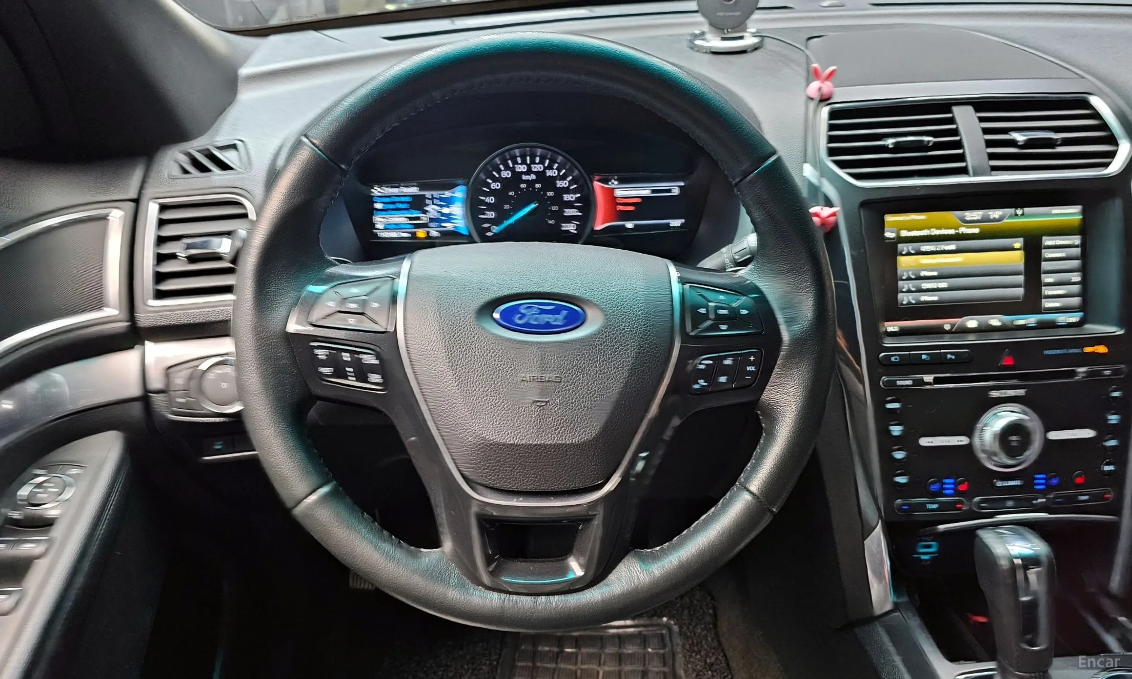 Ford Explorer превью 13