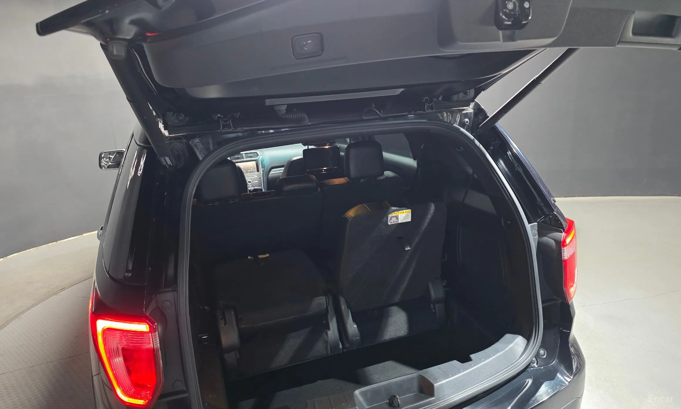 Ford Explorer превью 20