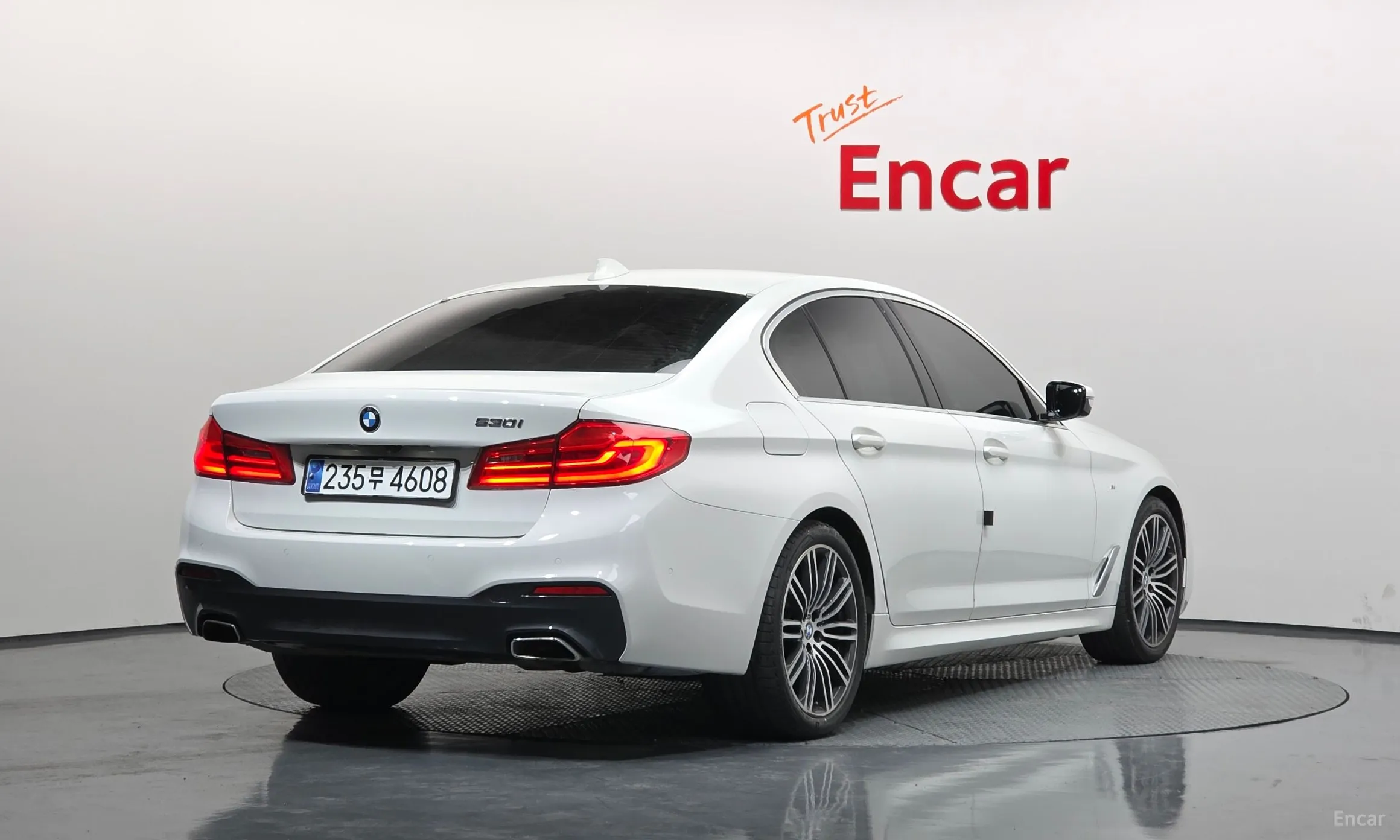 BMW 5 Series (G30) превью 2
