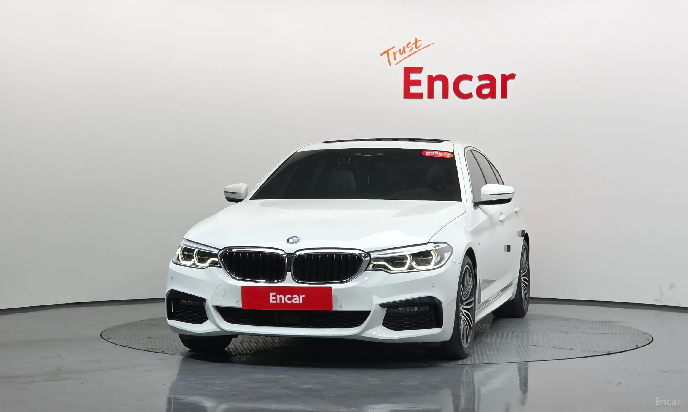 BMW 5 Series (G30) превью 3