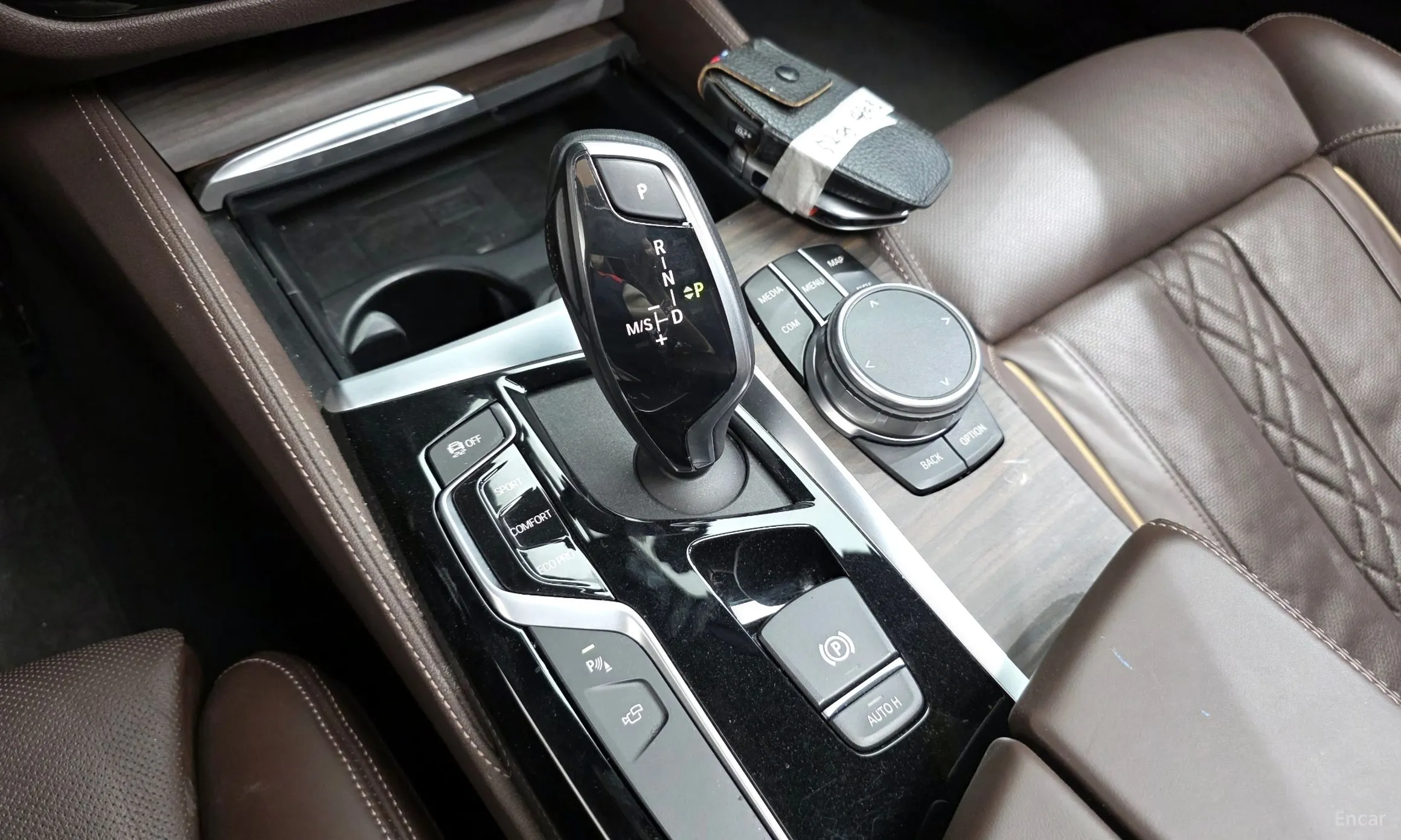 BMW 5 Series (G30) превью 9