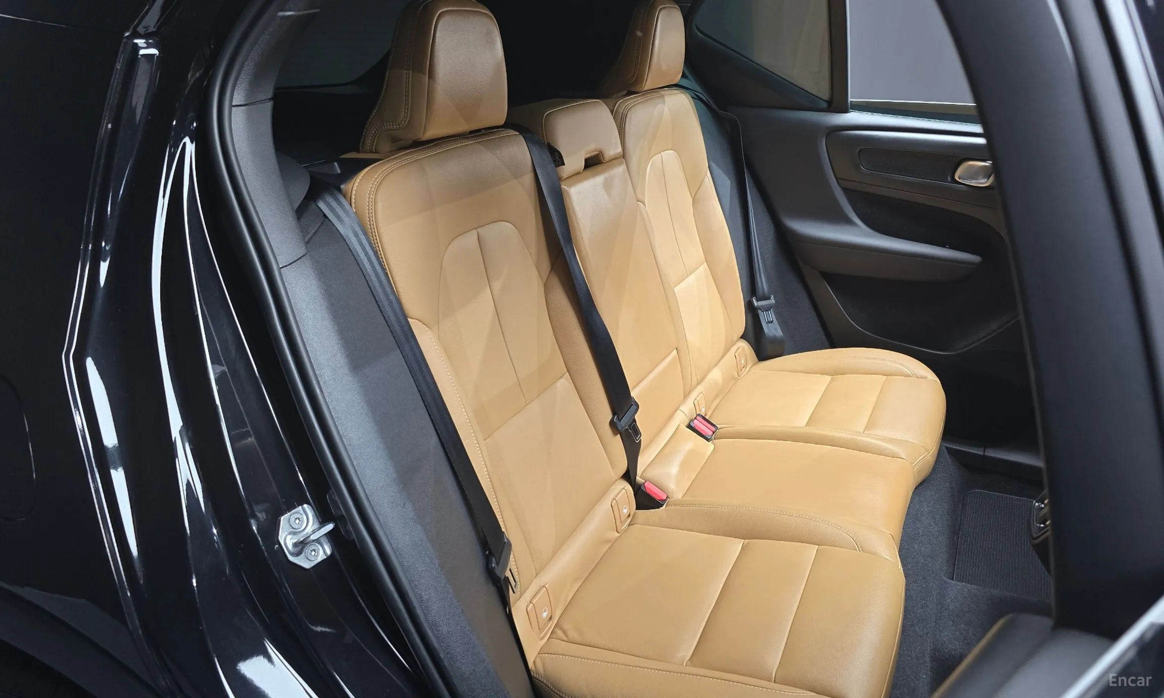 Volvo XC40 превью 12