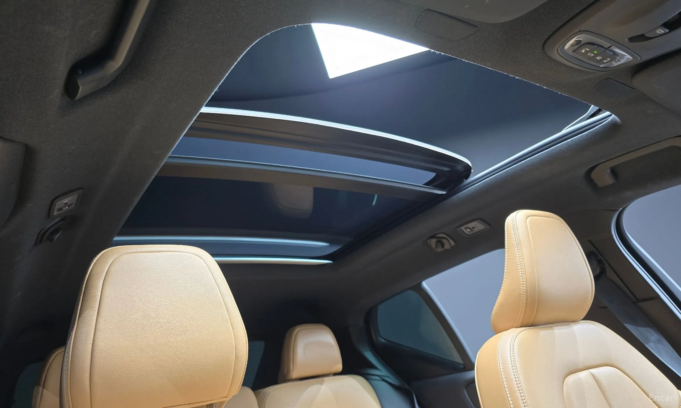 Volvo XC40 превью 19