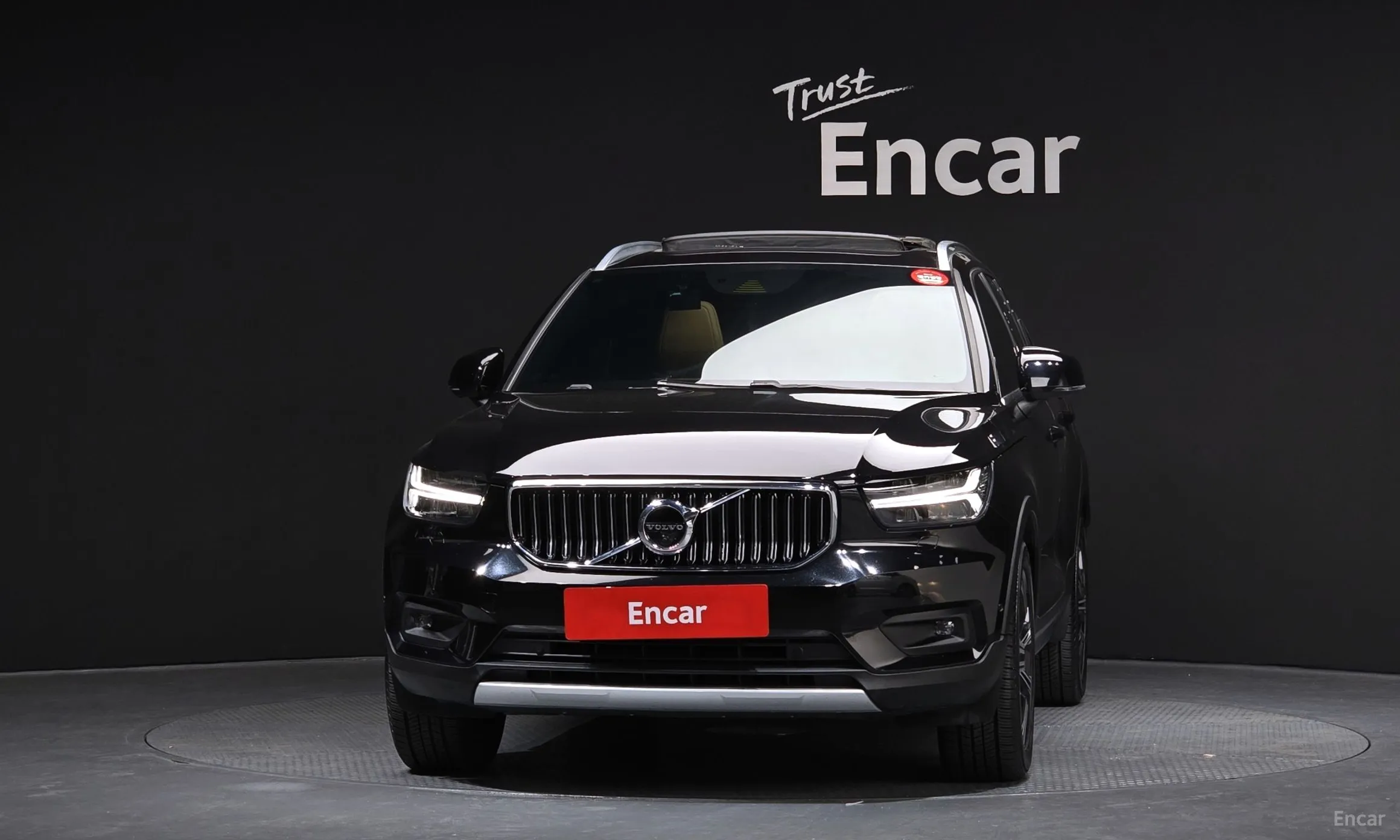 Volvo XC40 превью 3