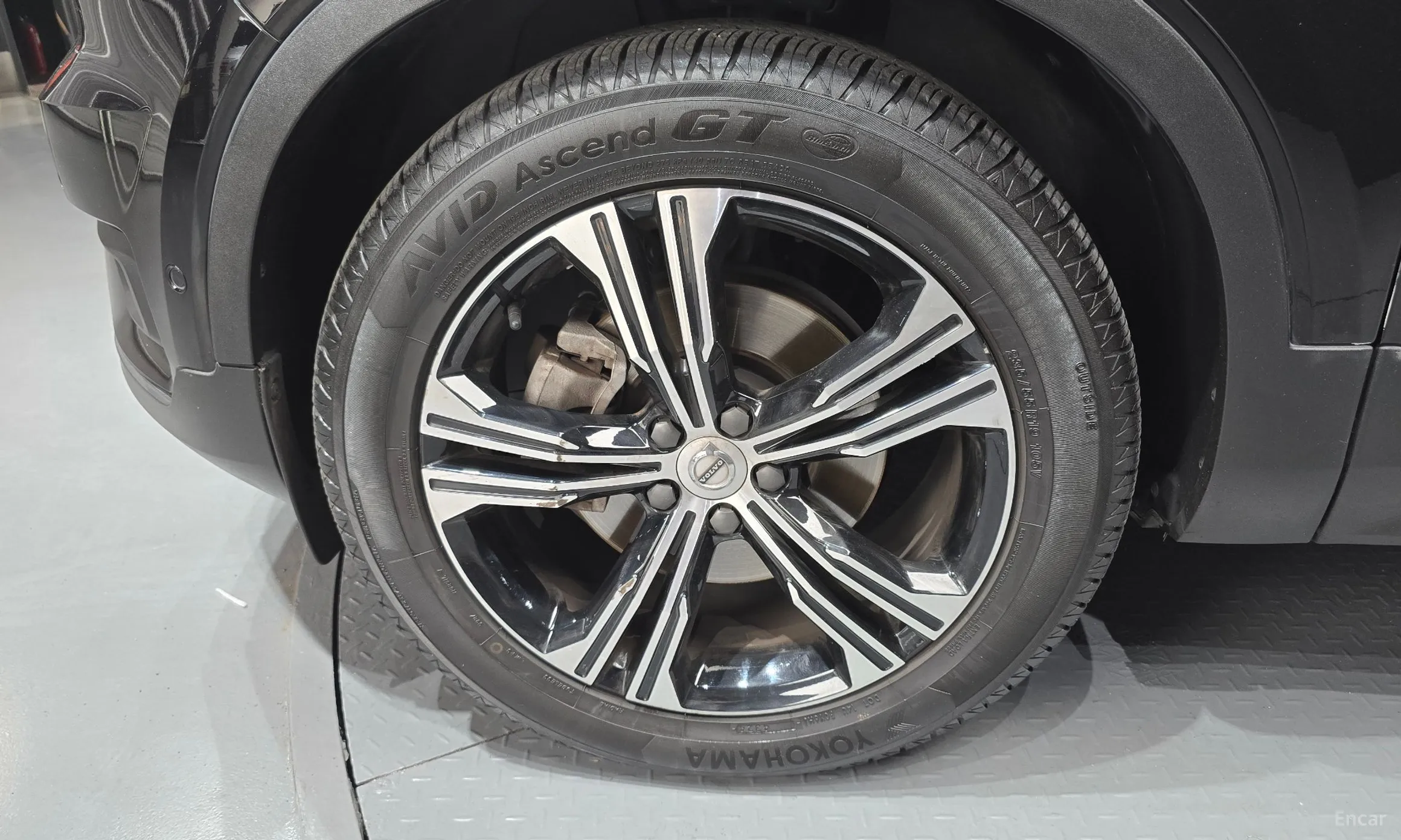 Volvo XC40 превью 5