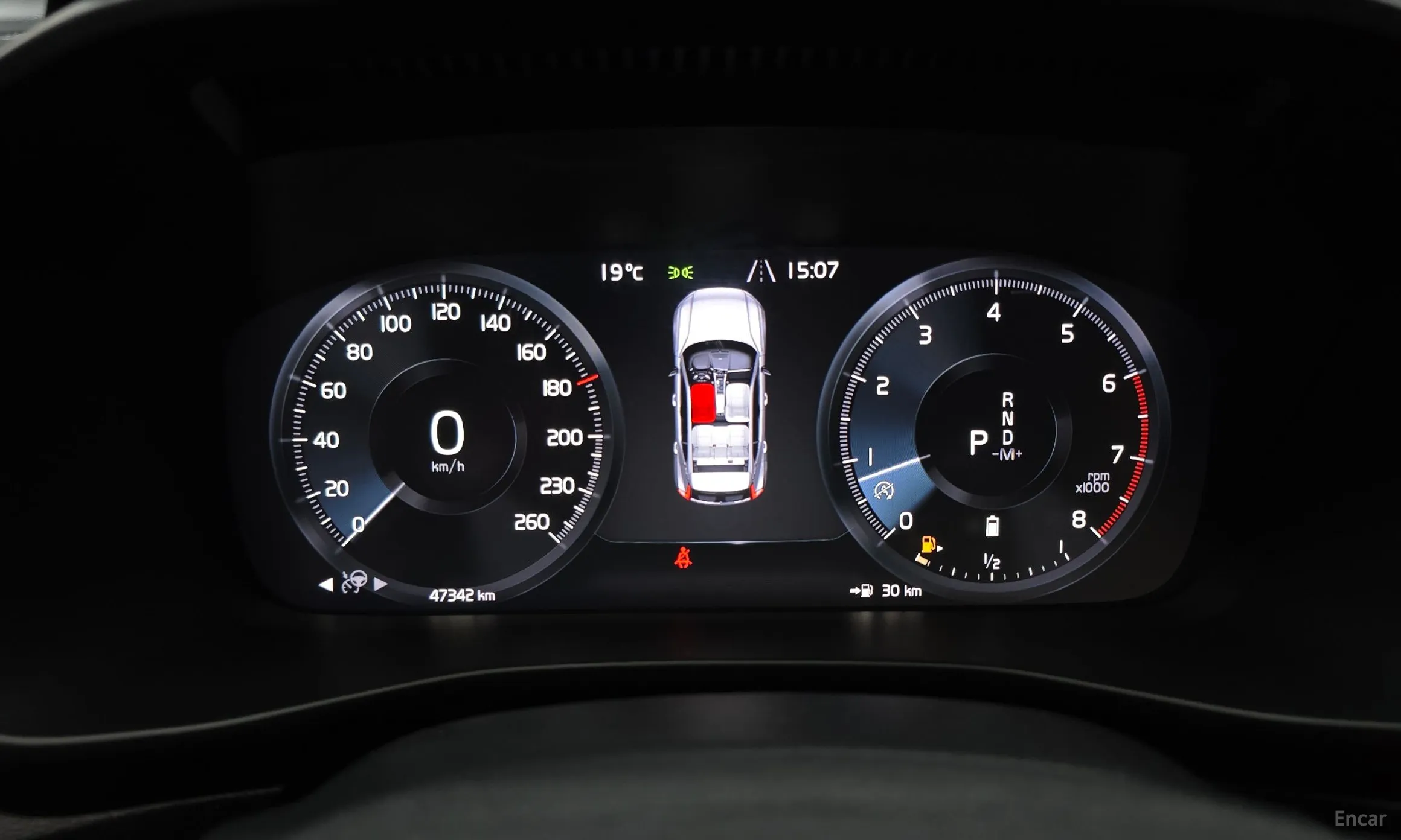 Volvo XC40 превью 8