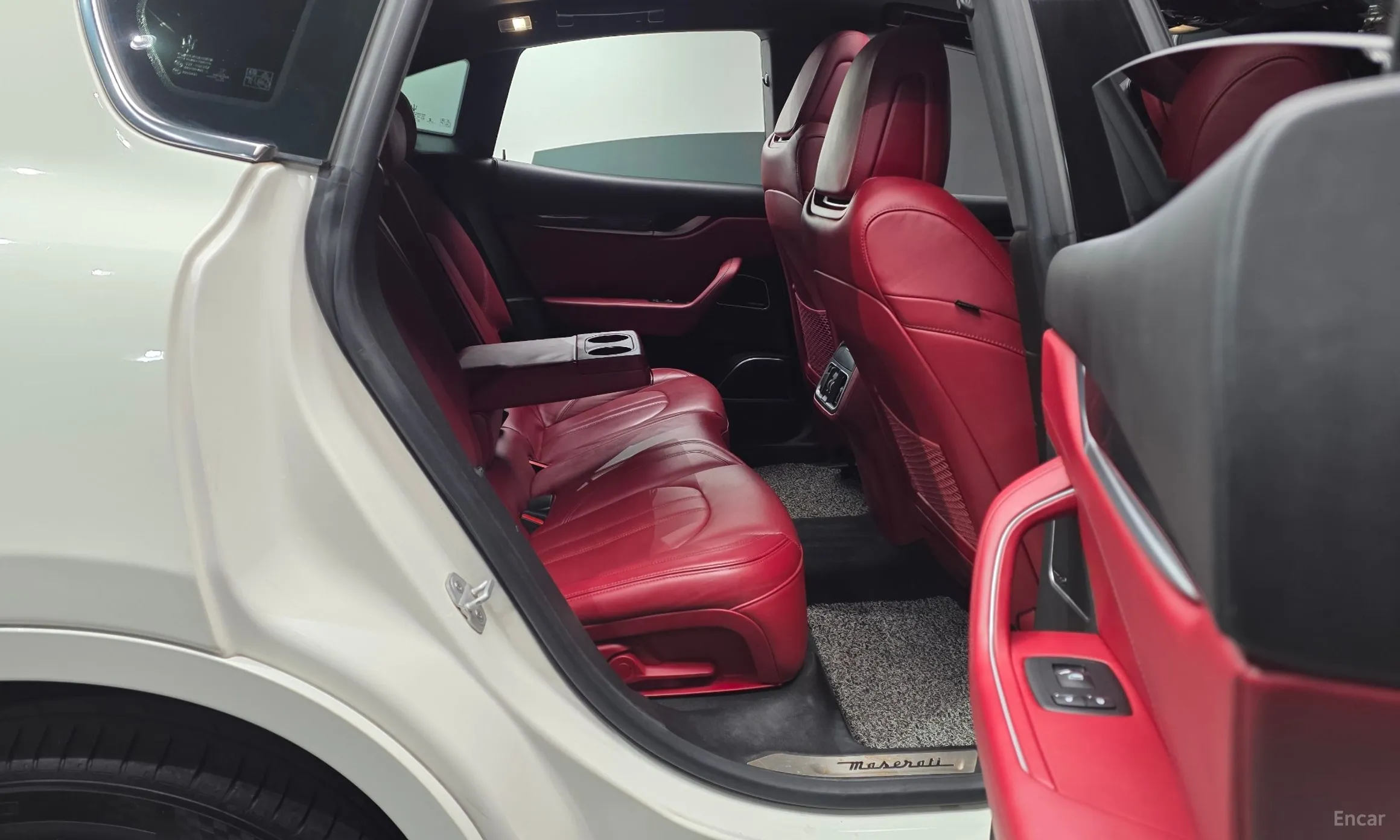 Maserati Levante превью 12
