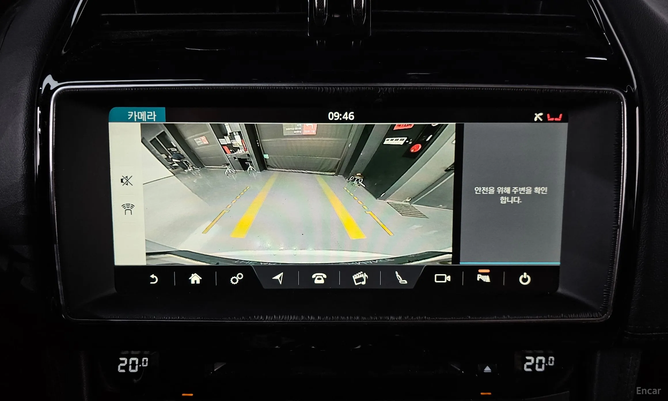 Jaguar F-PACE превью 15