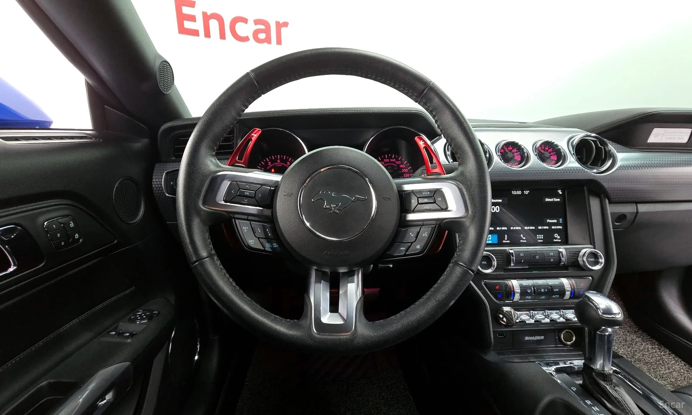 Ford Mustang превью 13