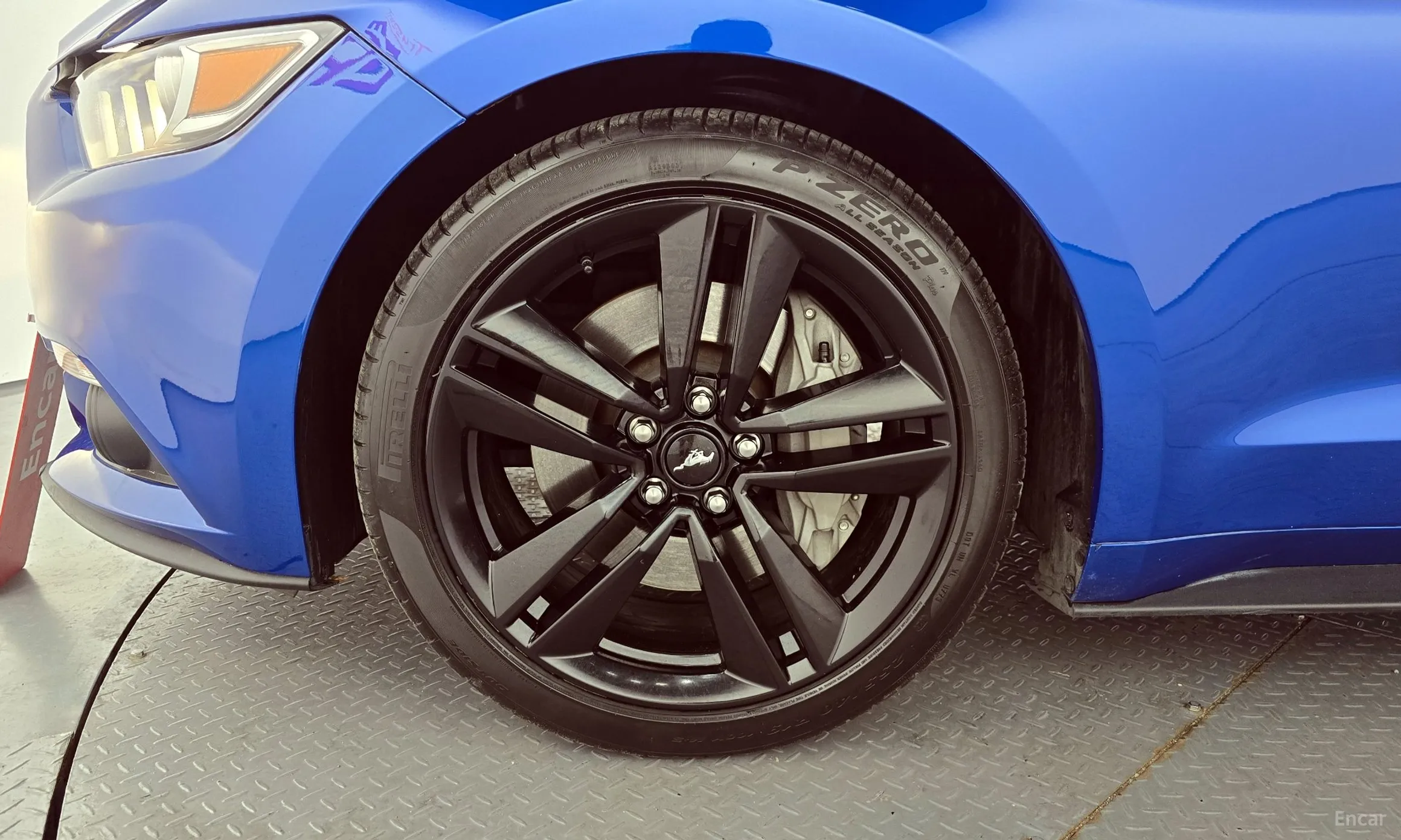 Ford Mustang превью 5