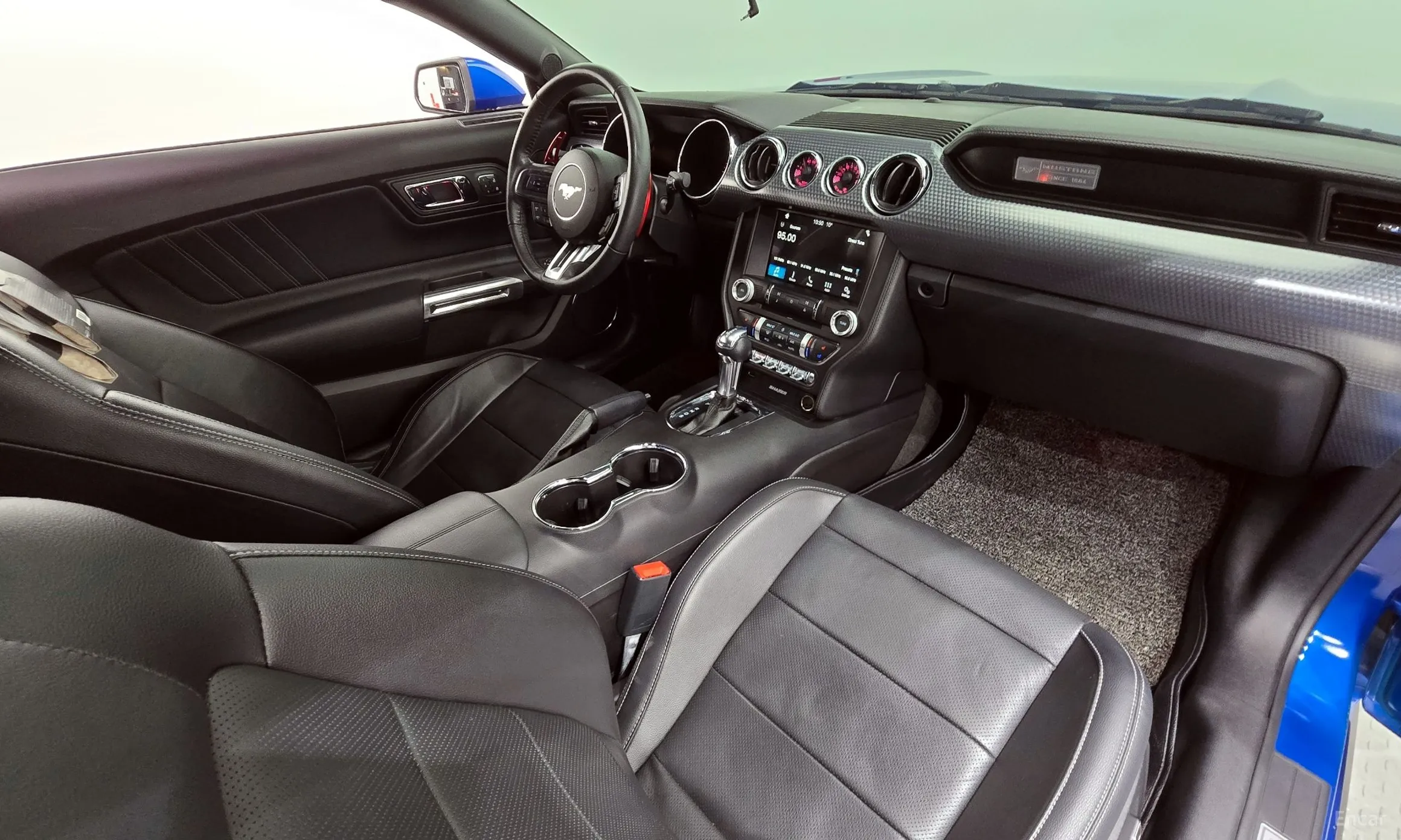 Ford Mustang превью 7