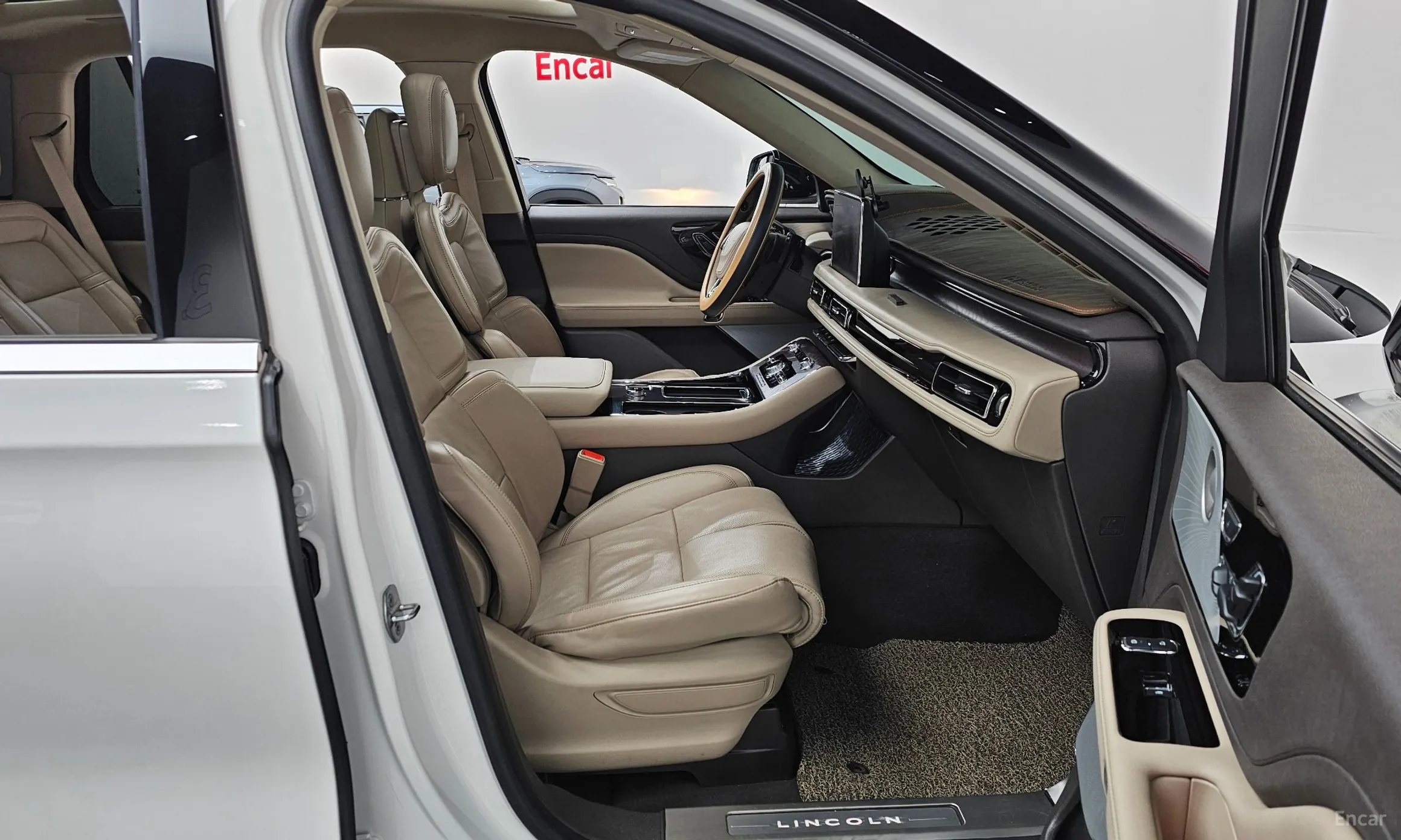 Lincoln Aviator 2nd Generation превью 11