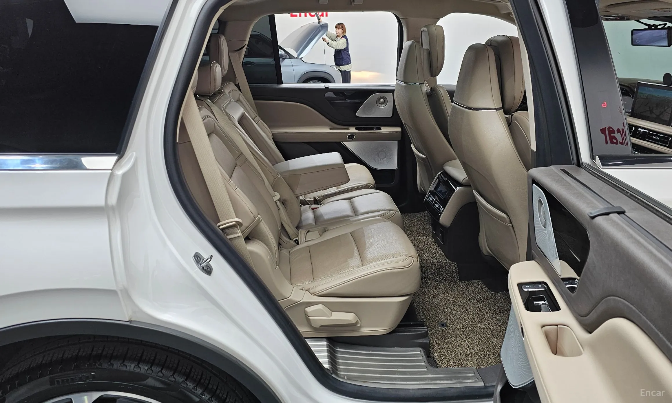 Lincoln Aviator 2nd Generation превью 12