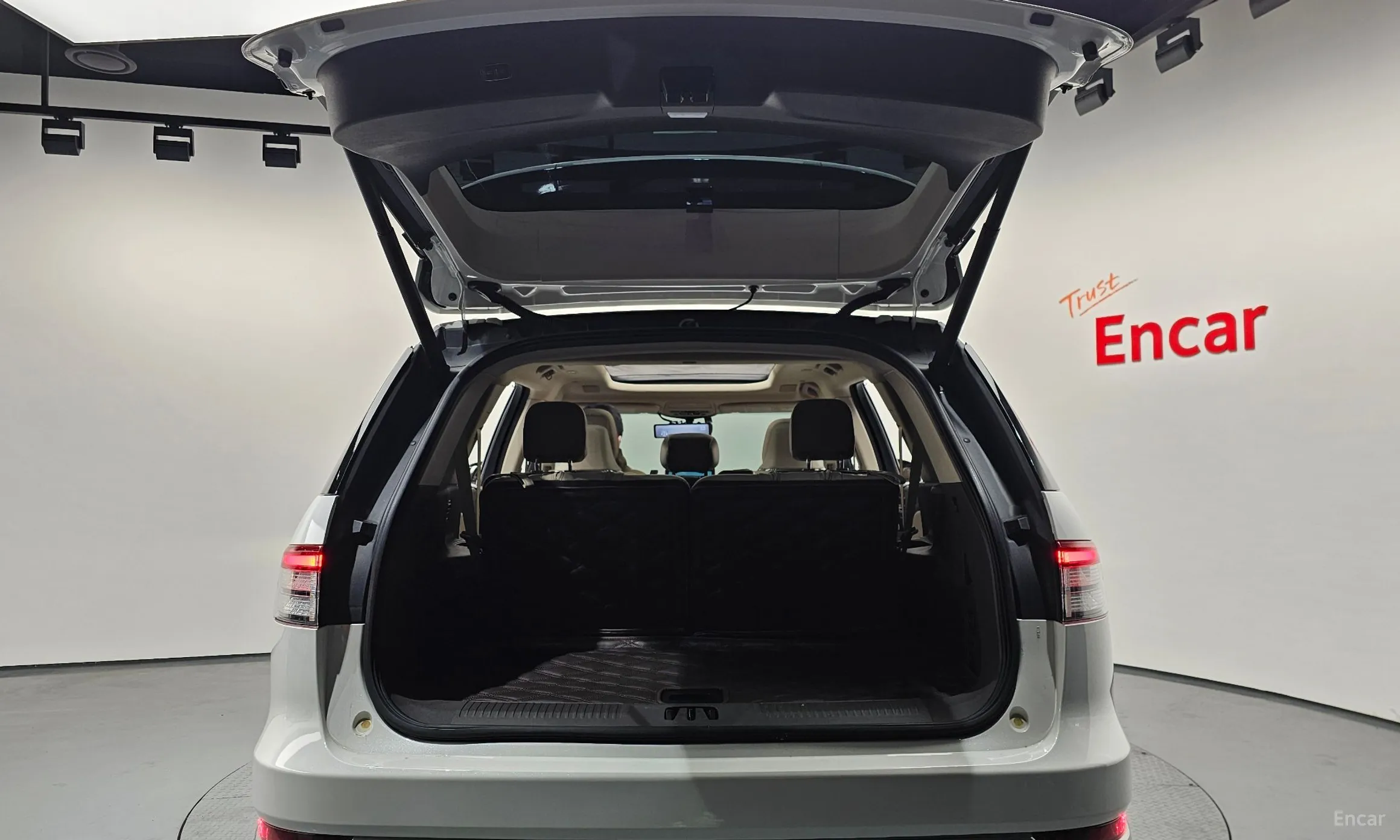 Lincoln Aviator 2nd Generation превью 20
