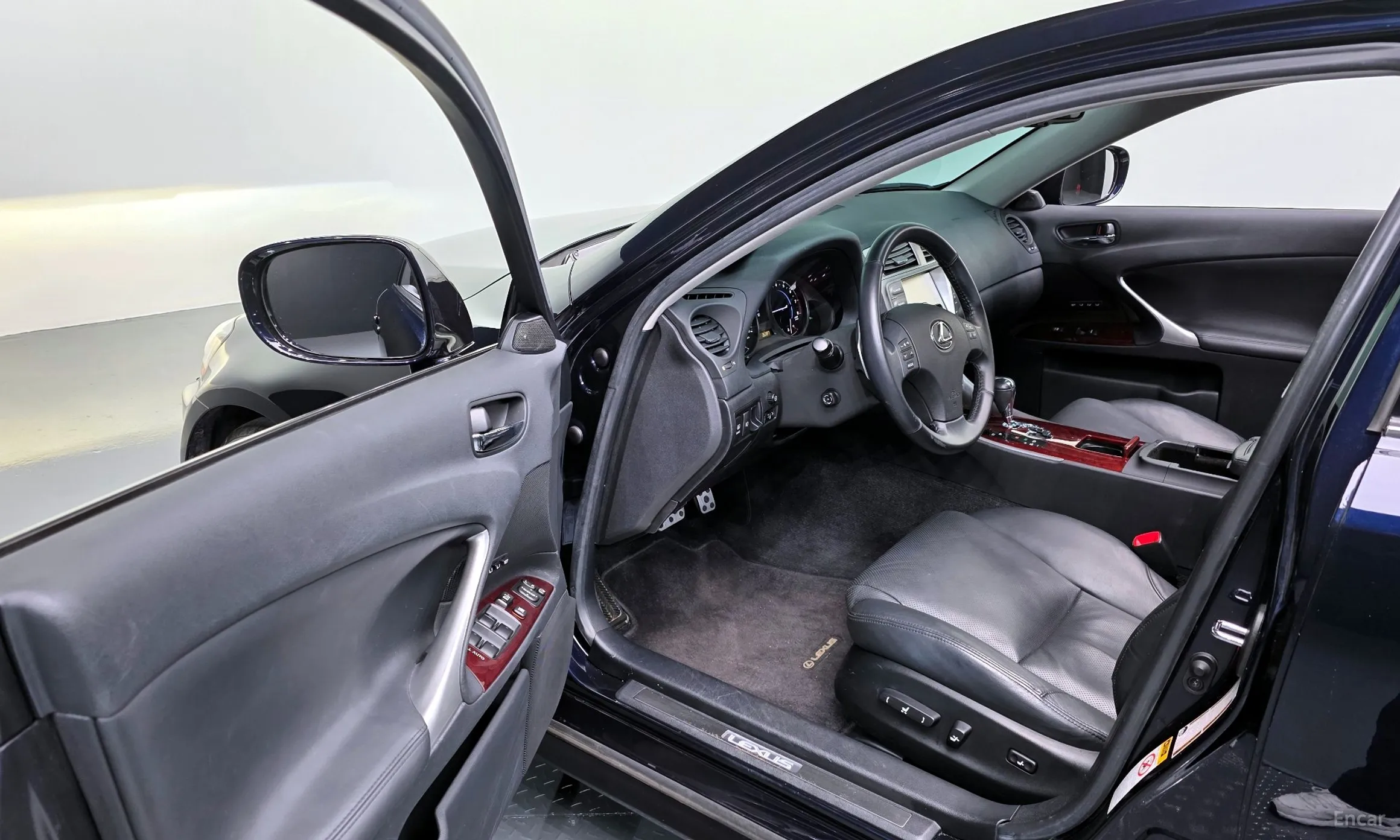 Lexus IS250 превью 11