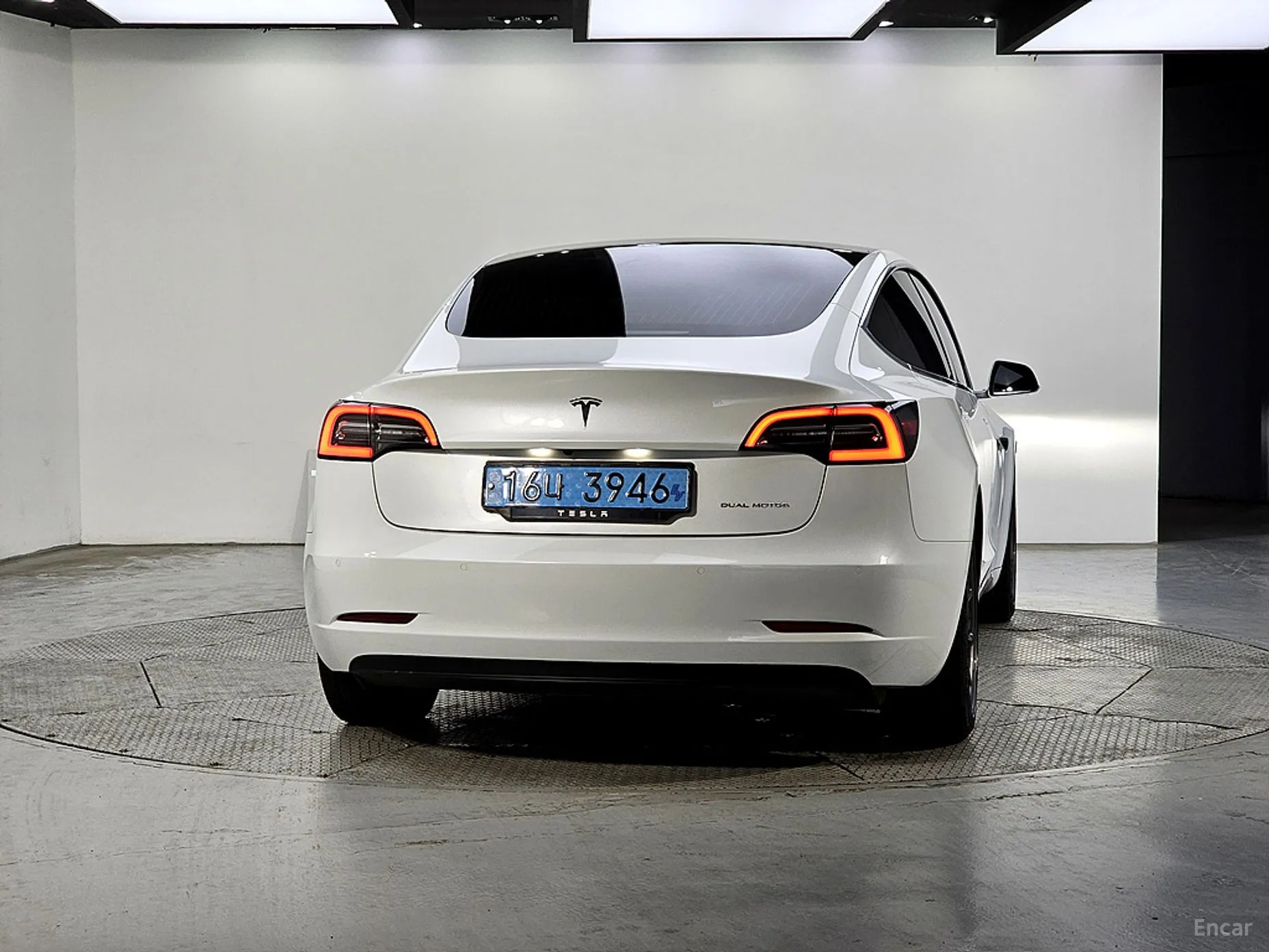 Tesla Model 3 превью 3