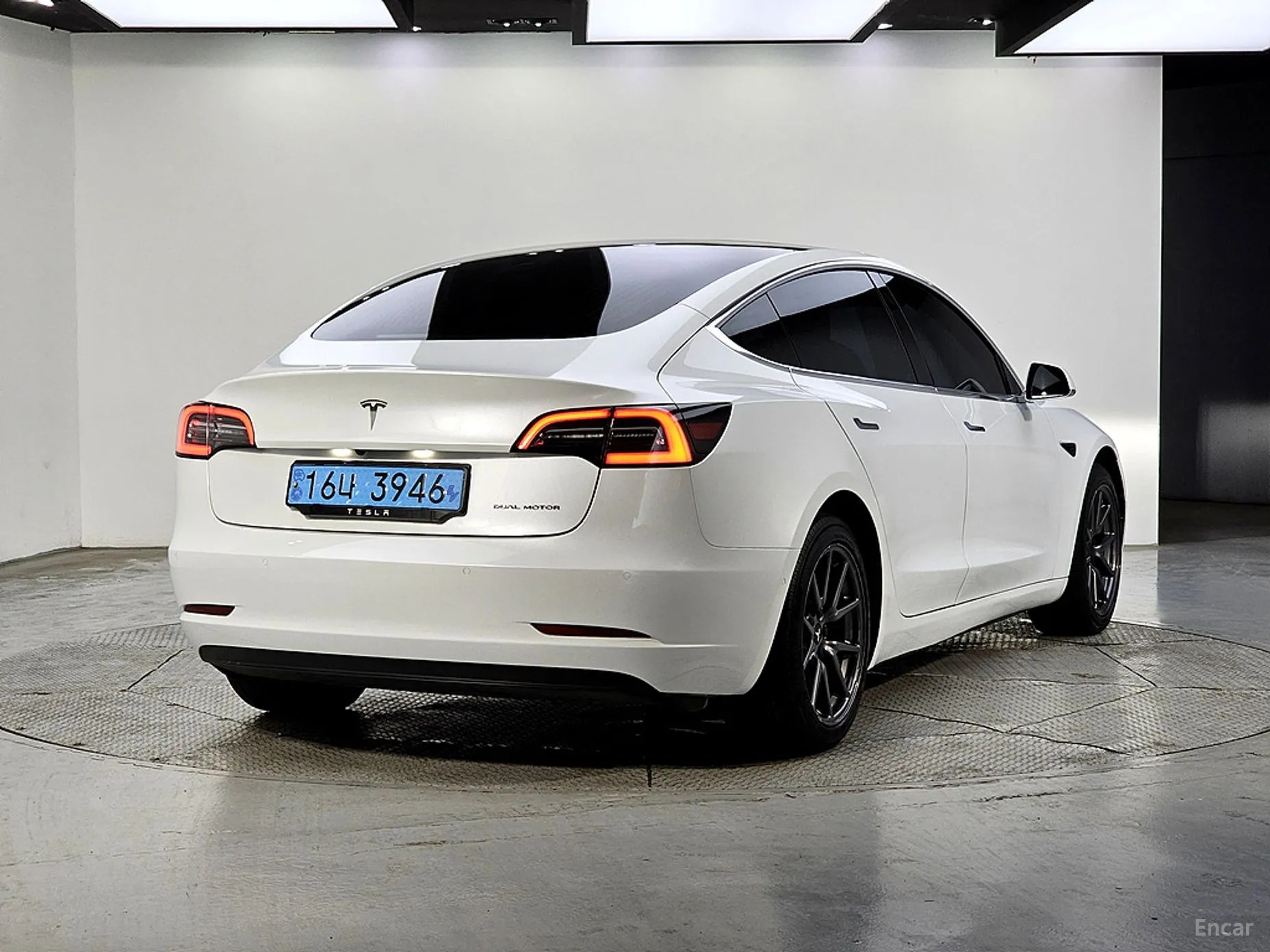 Tesla Model 3 превью 4