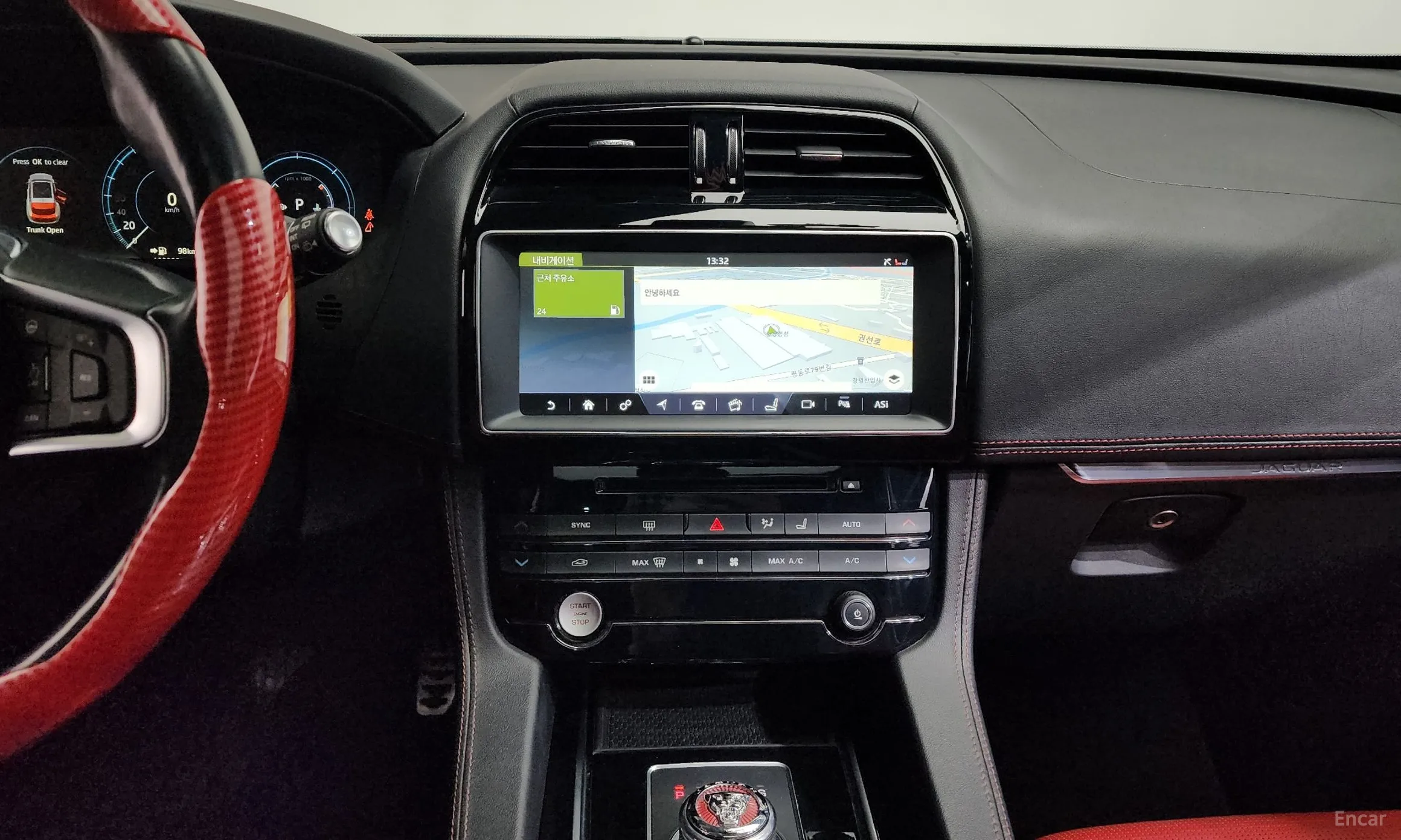 Jaguar F-PACE превью 14