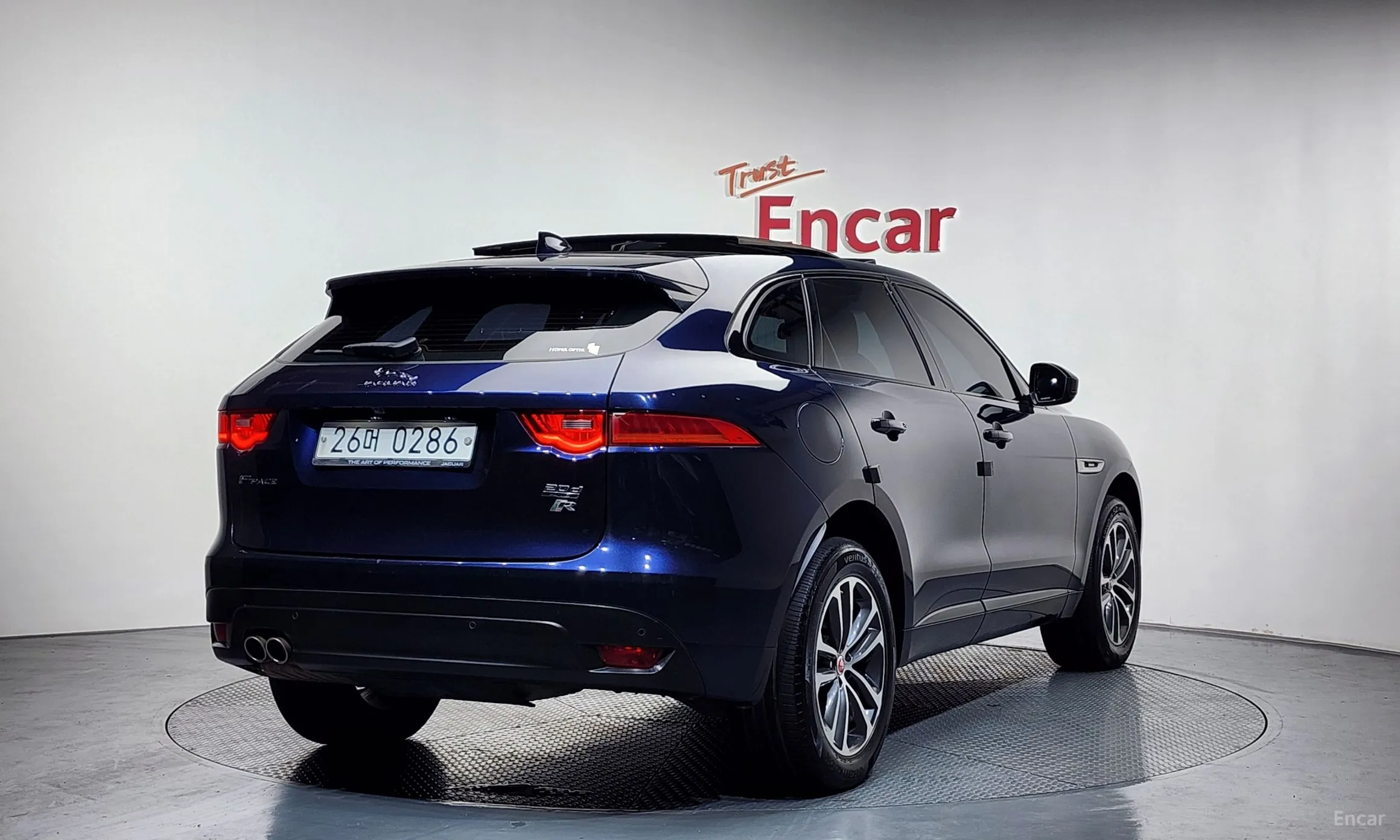 Jaguar F-PACE