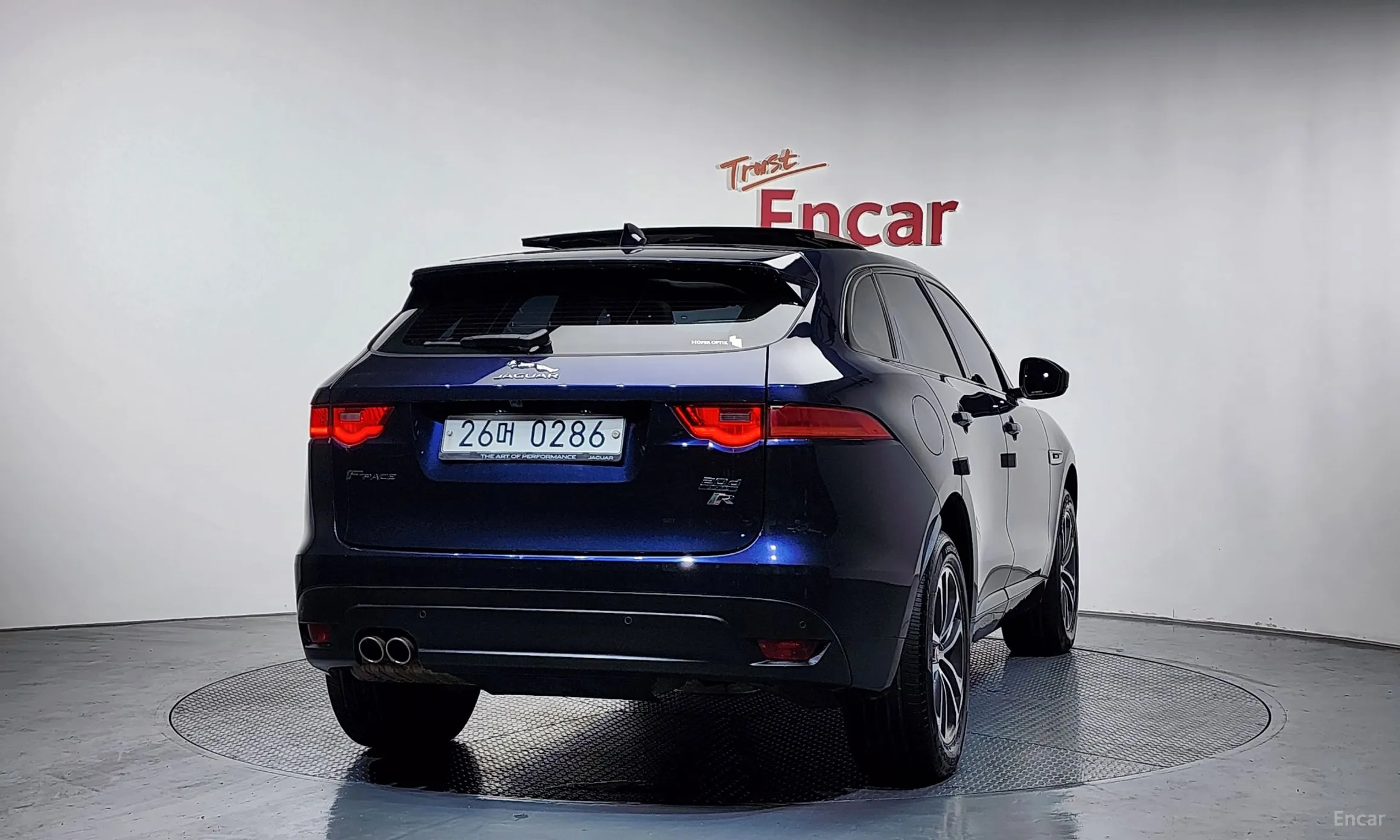 Jaguar F-PACE превью 4