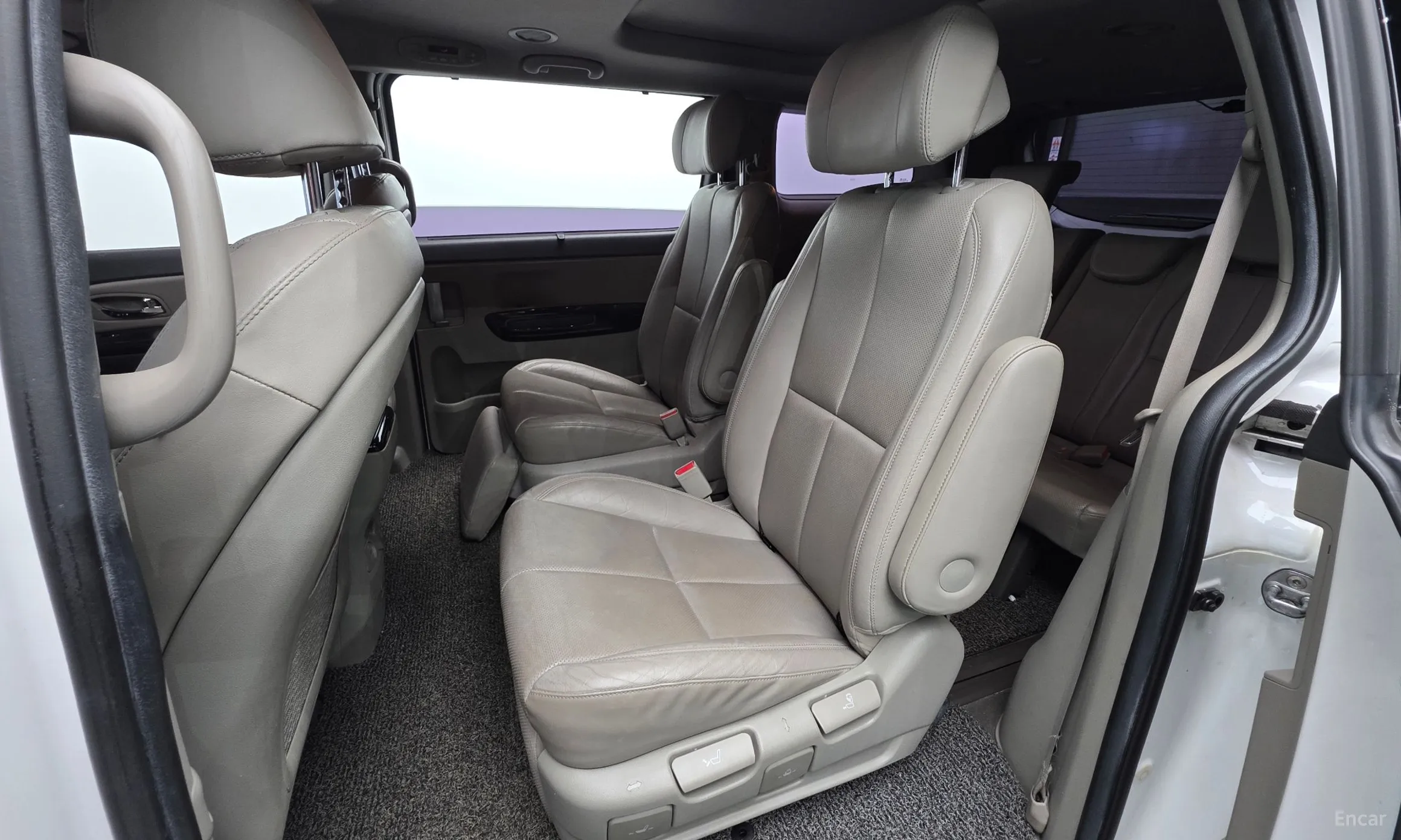 Kia Carnival превью 12