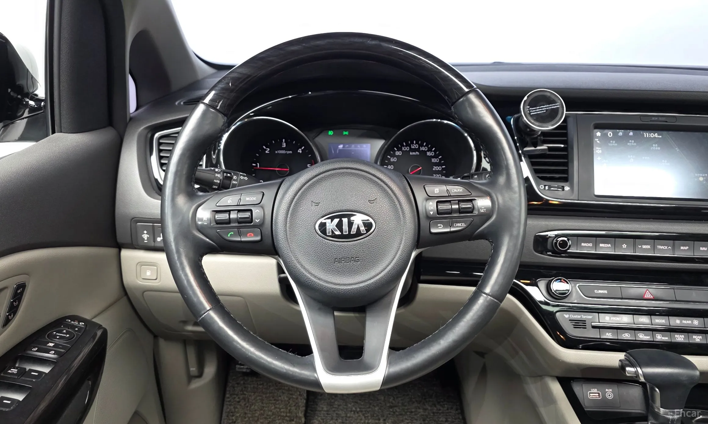 Kia Carnival превью 13