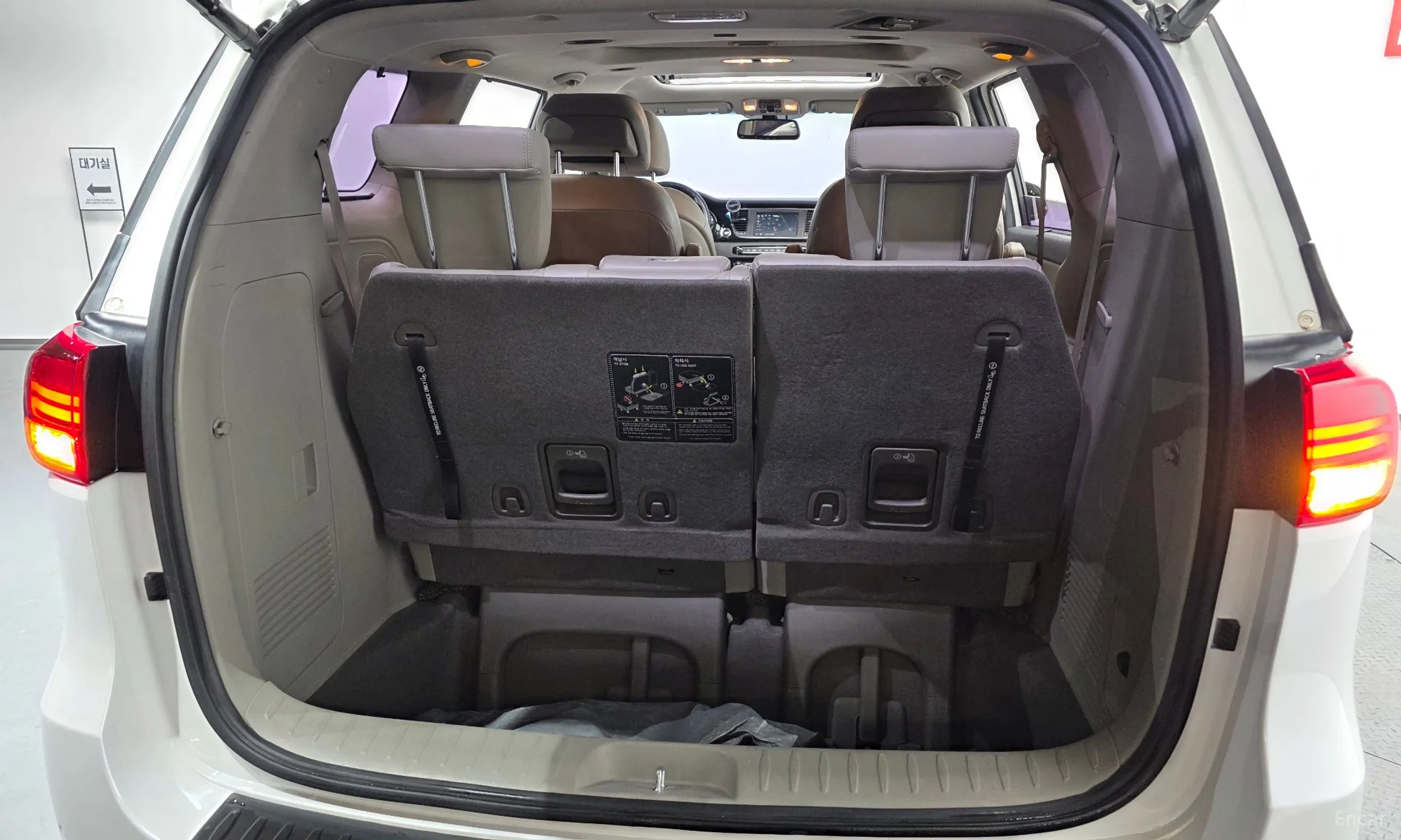 Kia Carnival превью 20