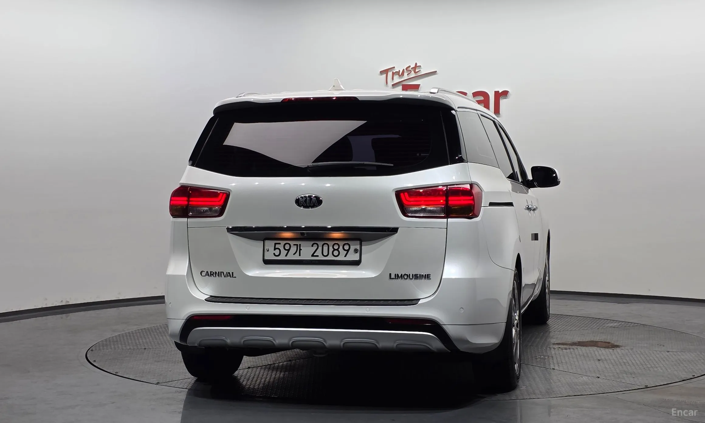 Kia Carnival превью 4