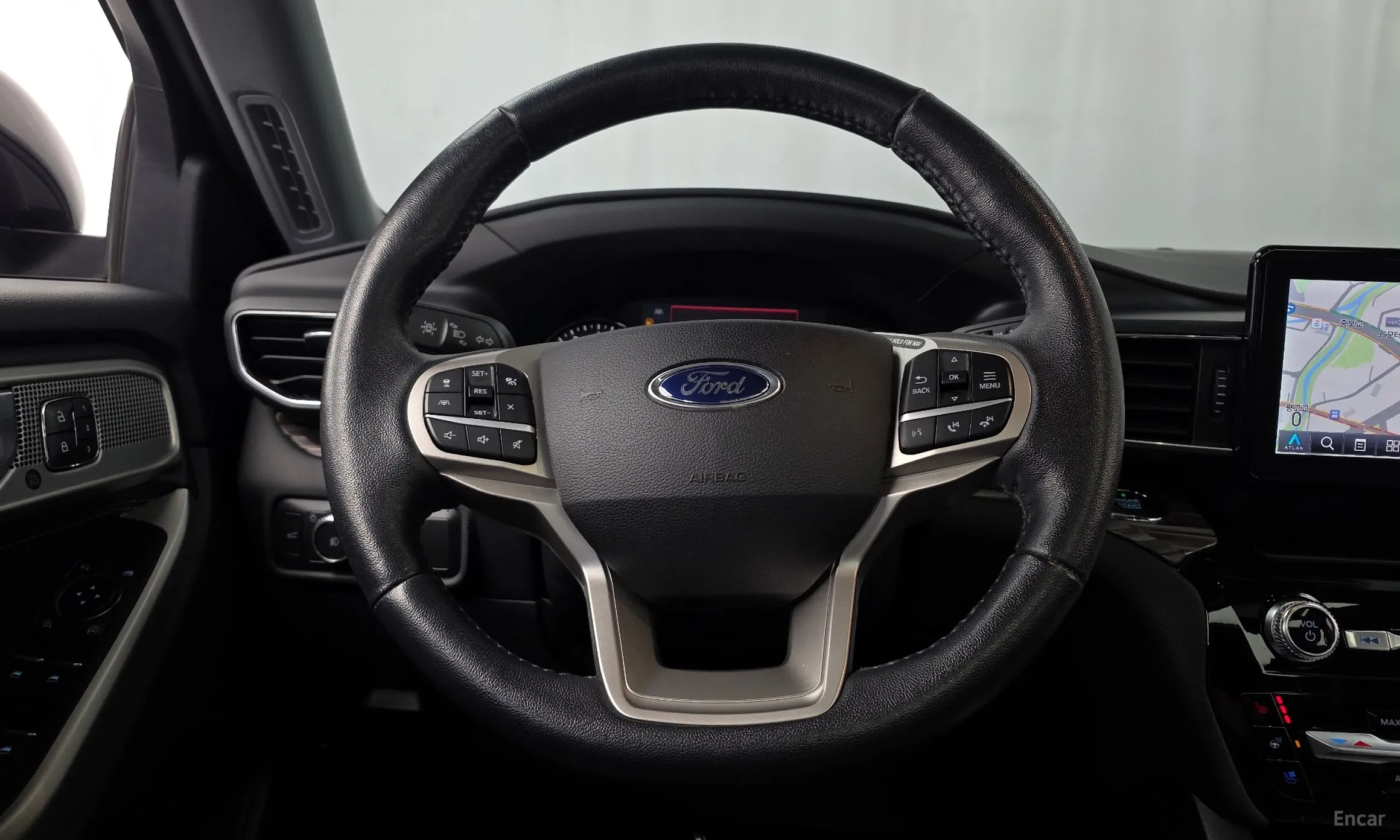 Ford Explorer 6th Generation превью 13