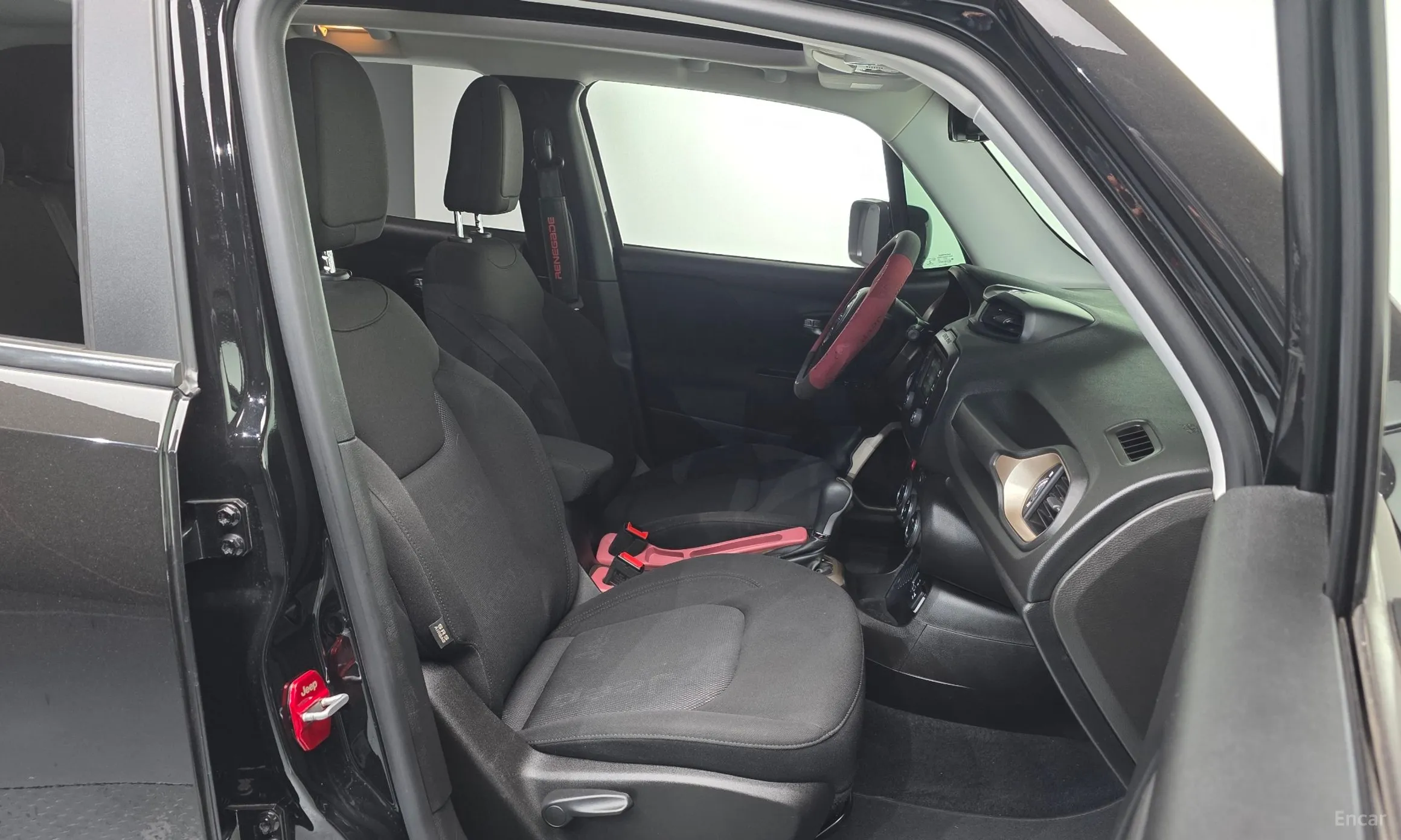 Jeep Renegade превью 10