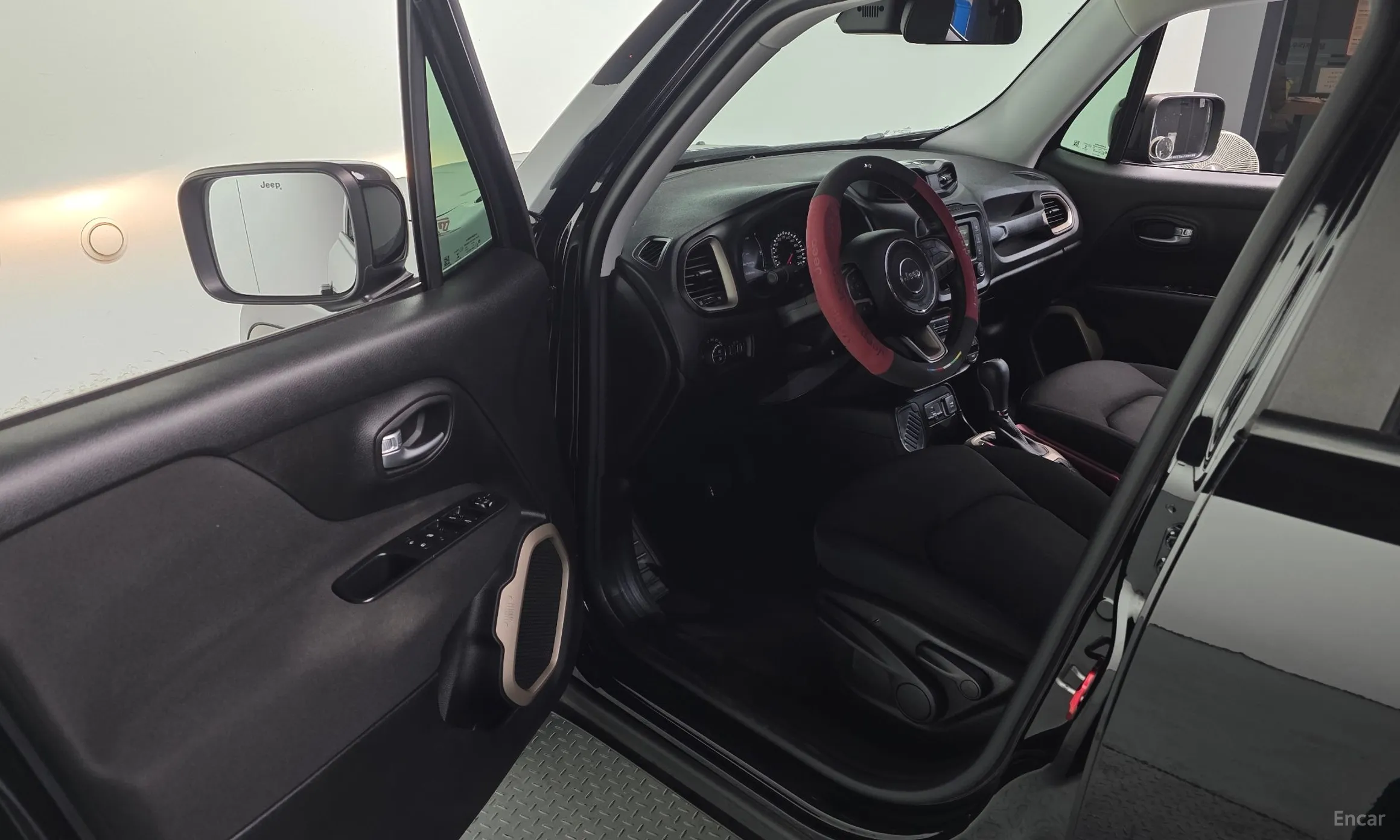 Jeep Renegade превью 11