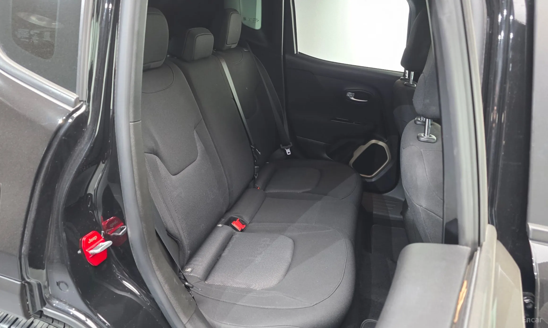 Jeep Renegade превью 12