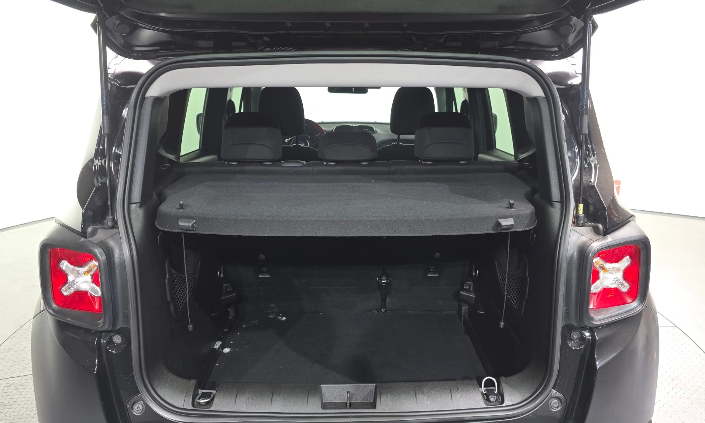 Jeep Renegade превью 20