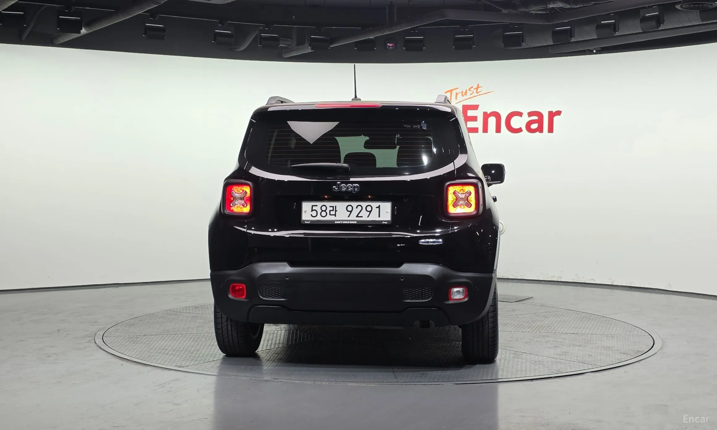 Jeep Renegade превью 4