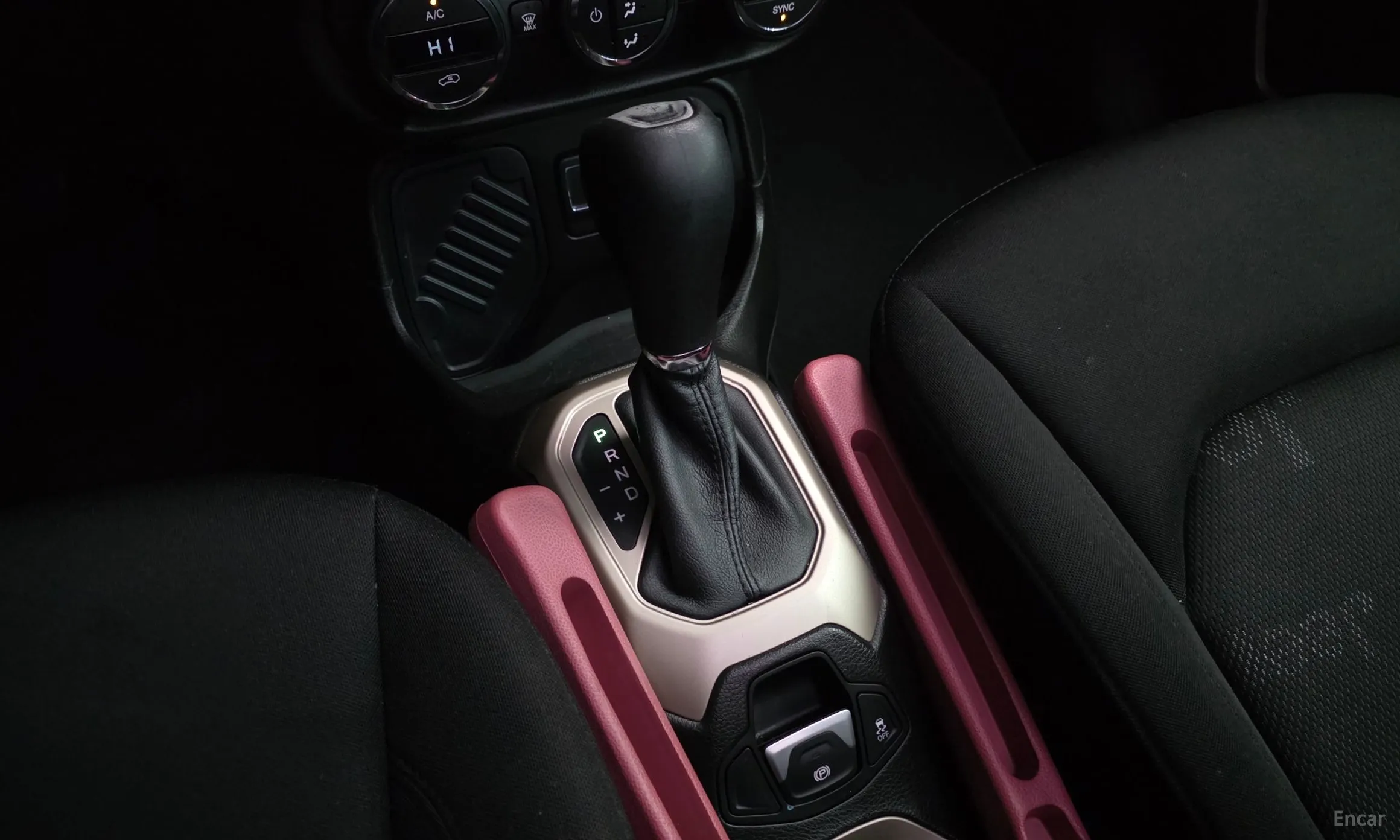 Jeep Renegade превью 9