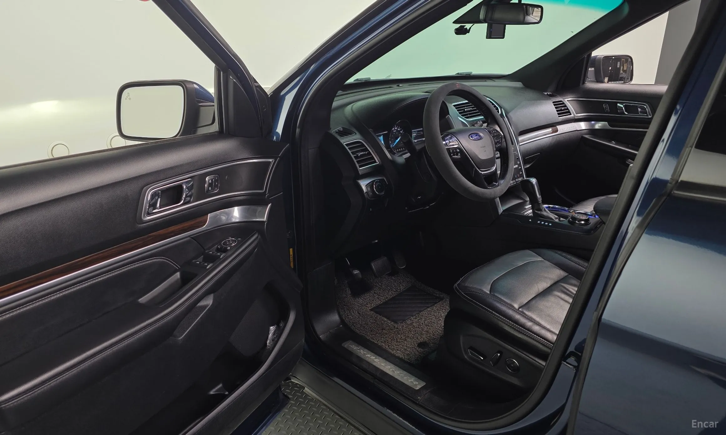 Ford Explorer превью 11