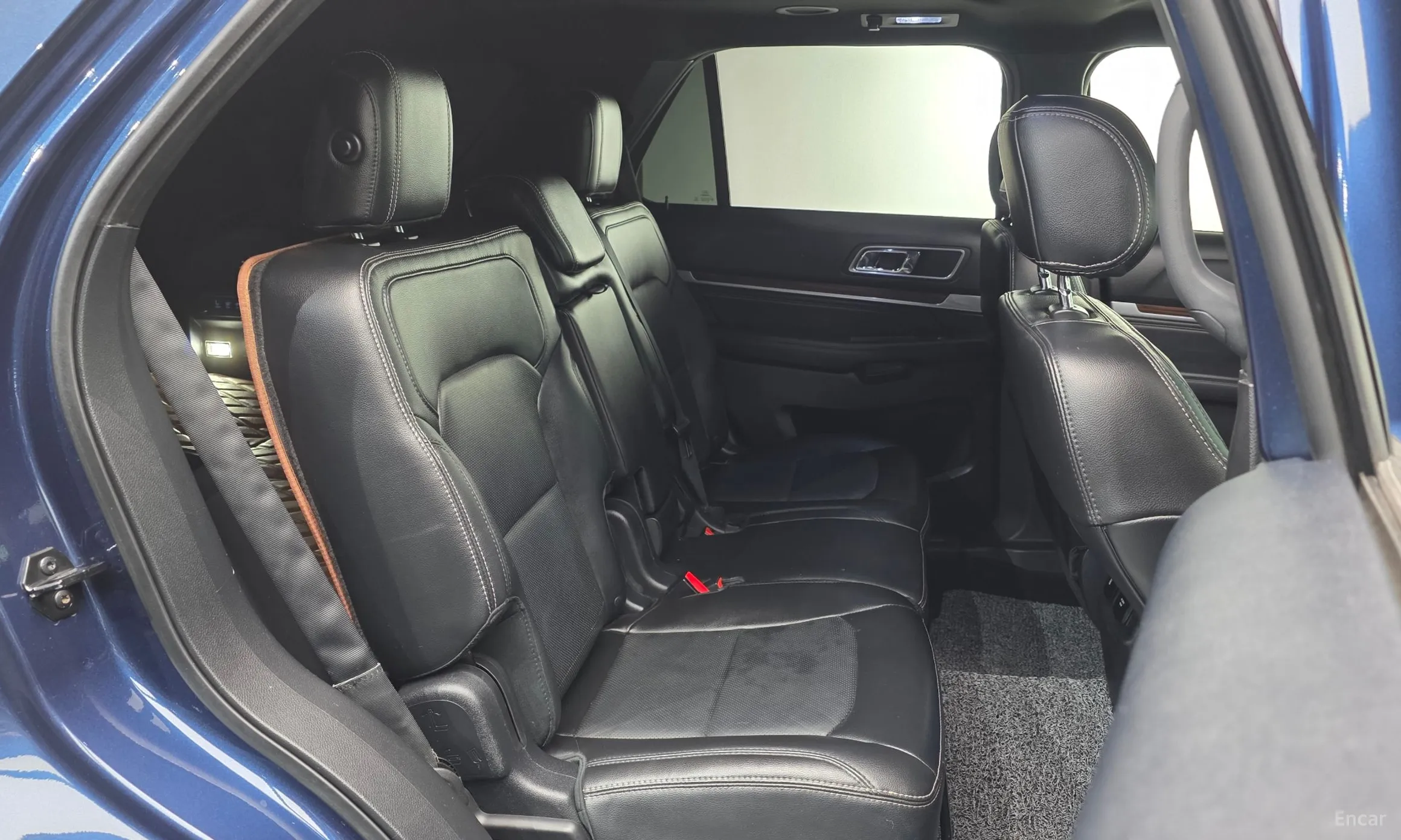 Ford Explorer превью 12