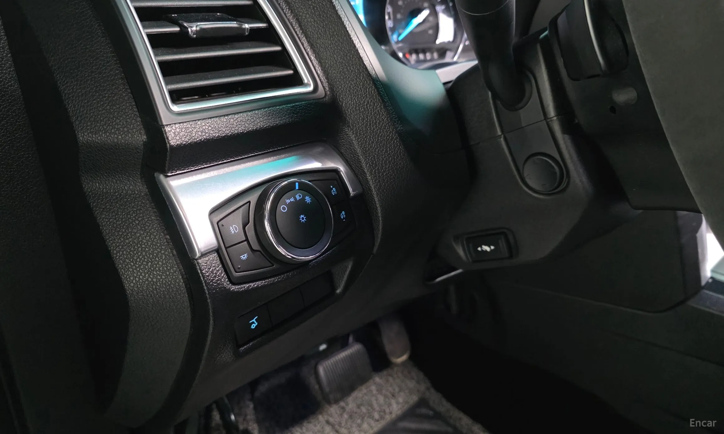 Ford Explorer превью 19