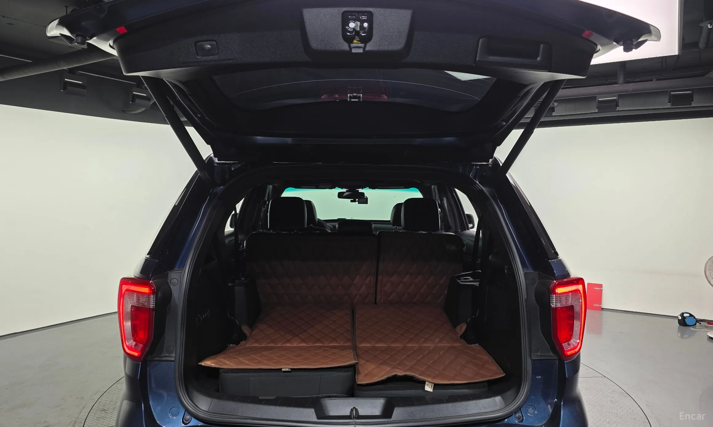 Ford Explorer превью 20