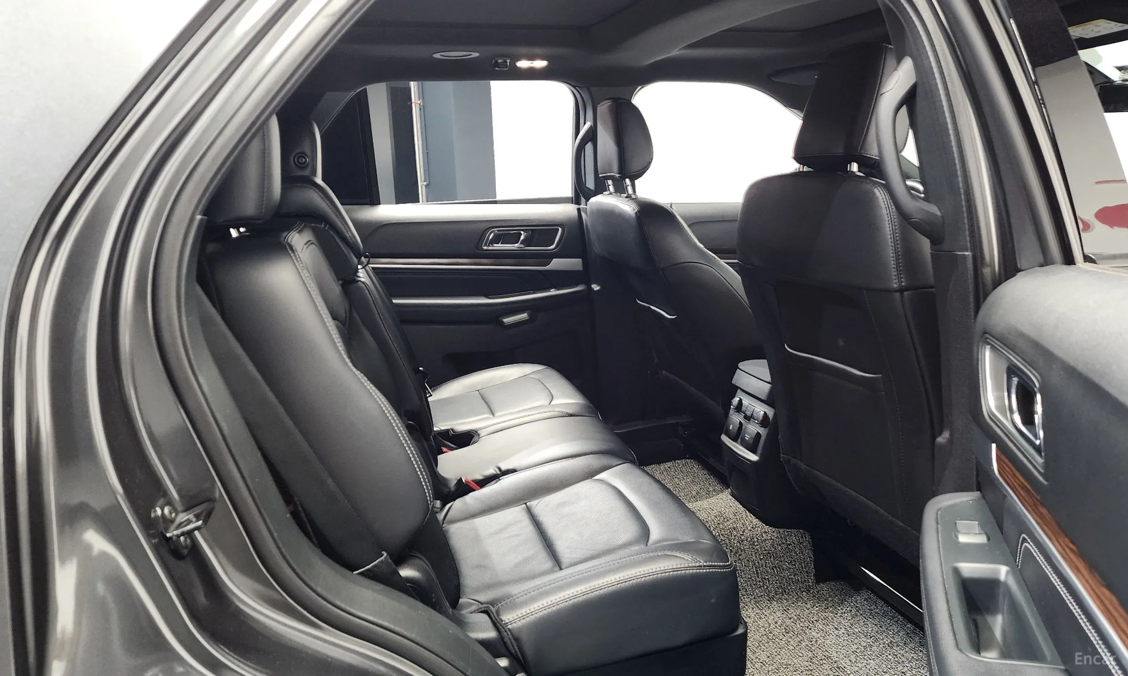 Ford Explorer превью 12