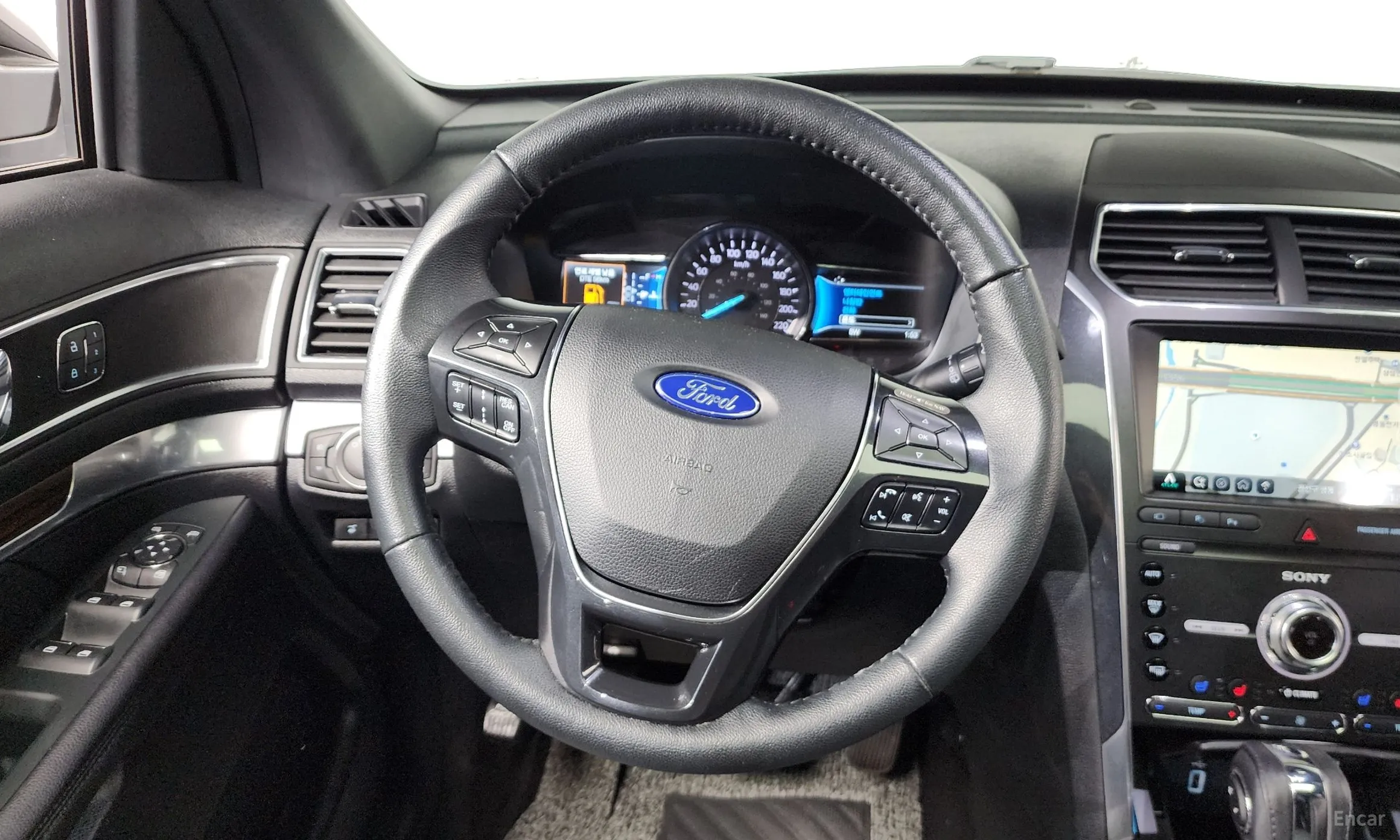 Ford Explorer превью 13
