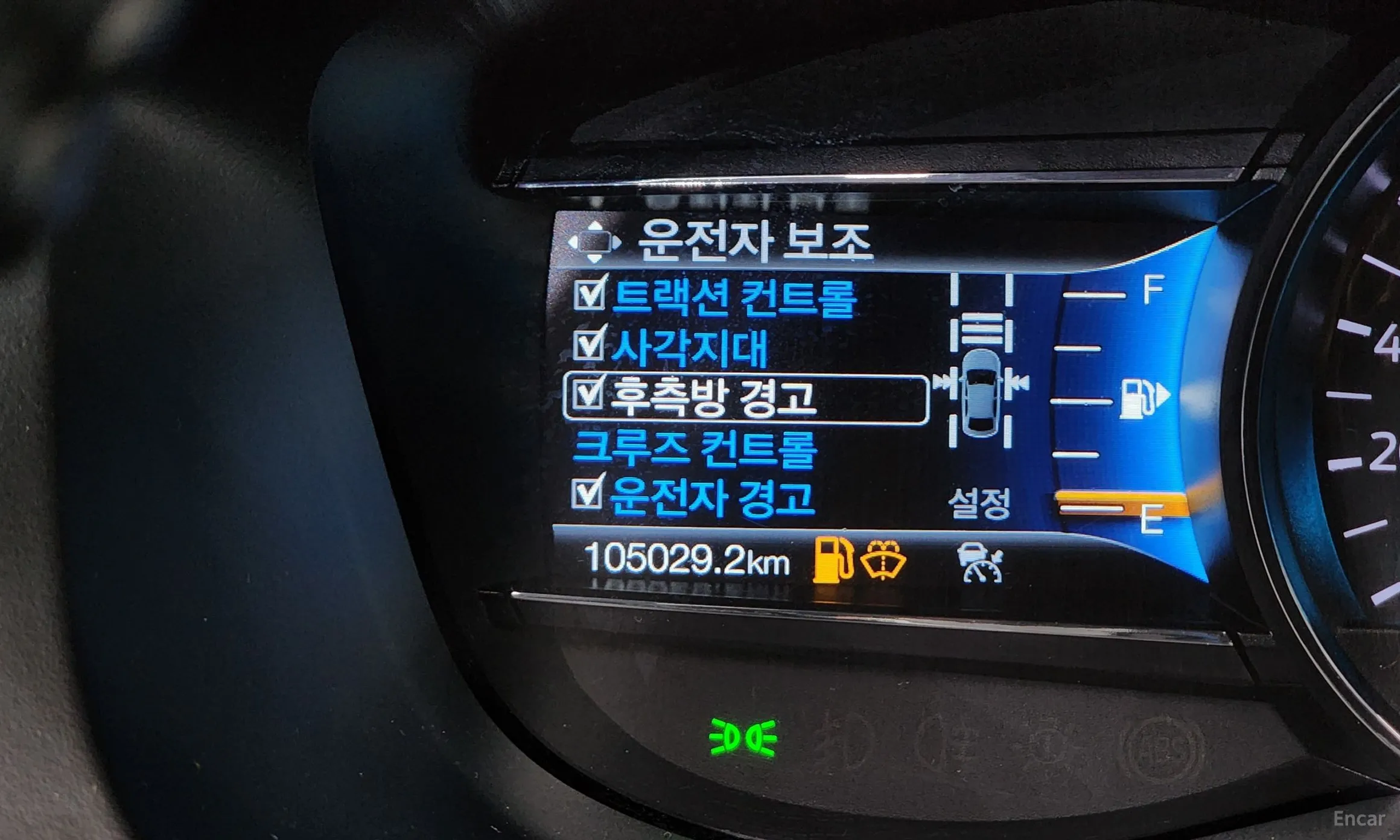 Ford Explorer превью 16