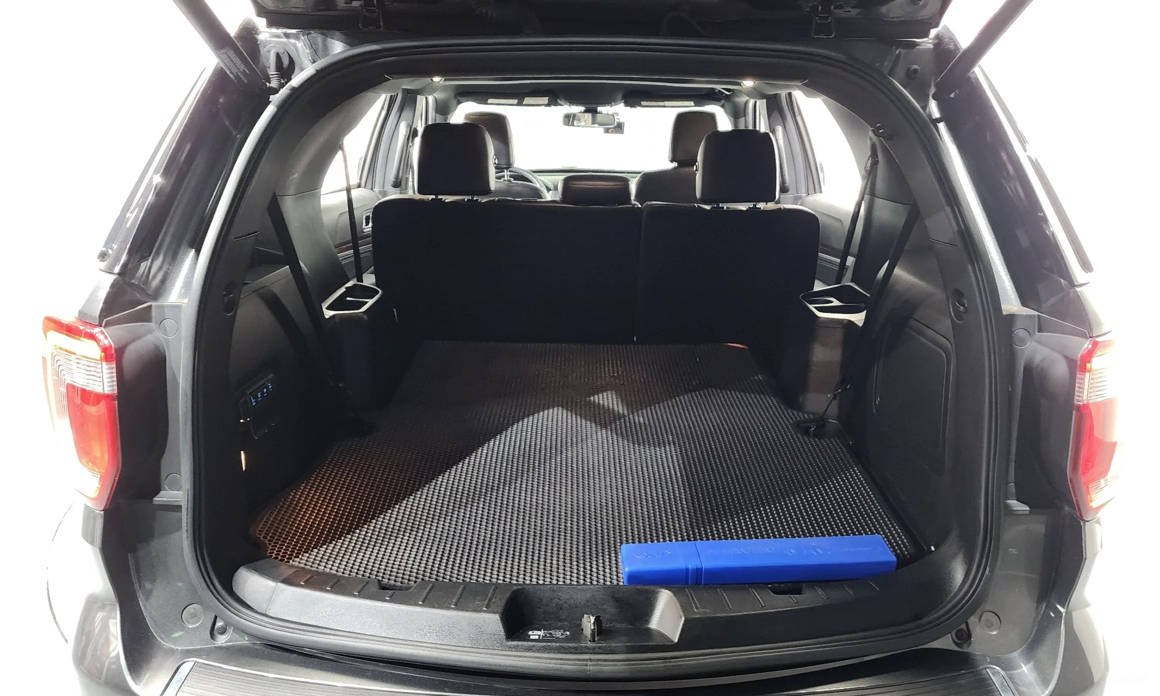 Ford Explorer превью 20