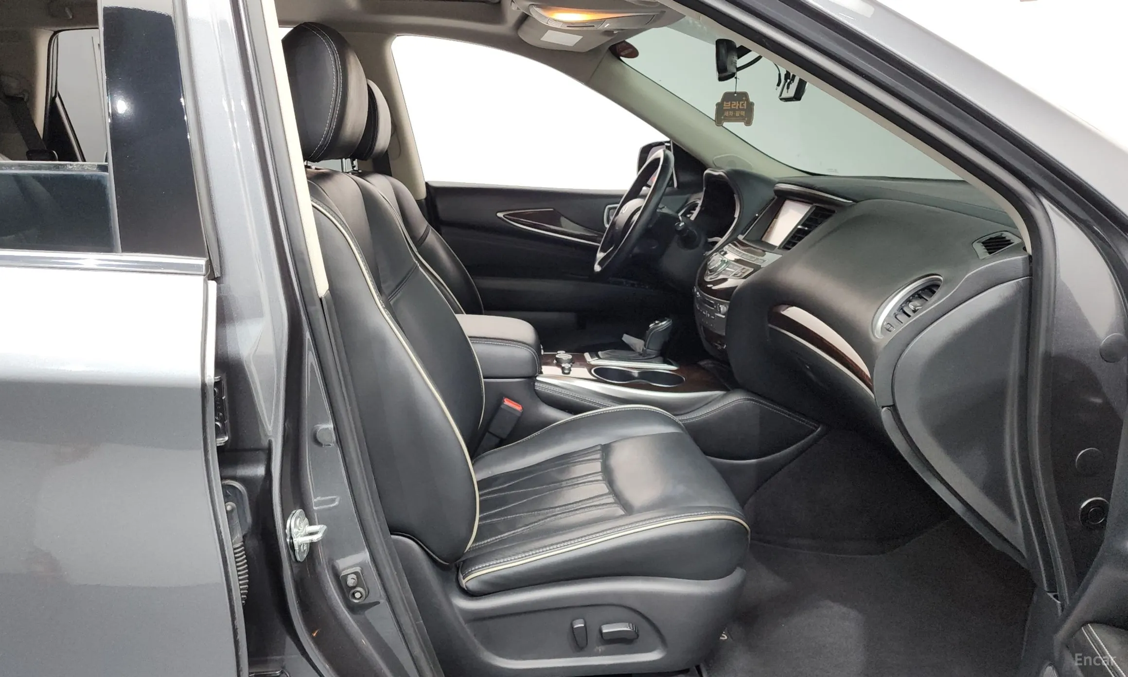 Infiniti QX60 превью 11