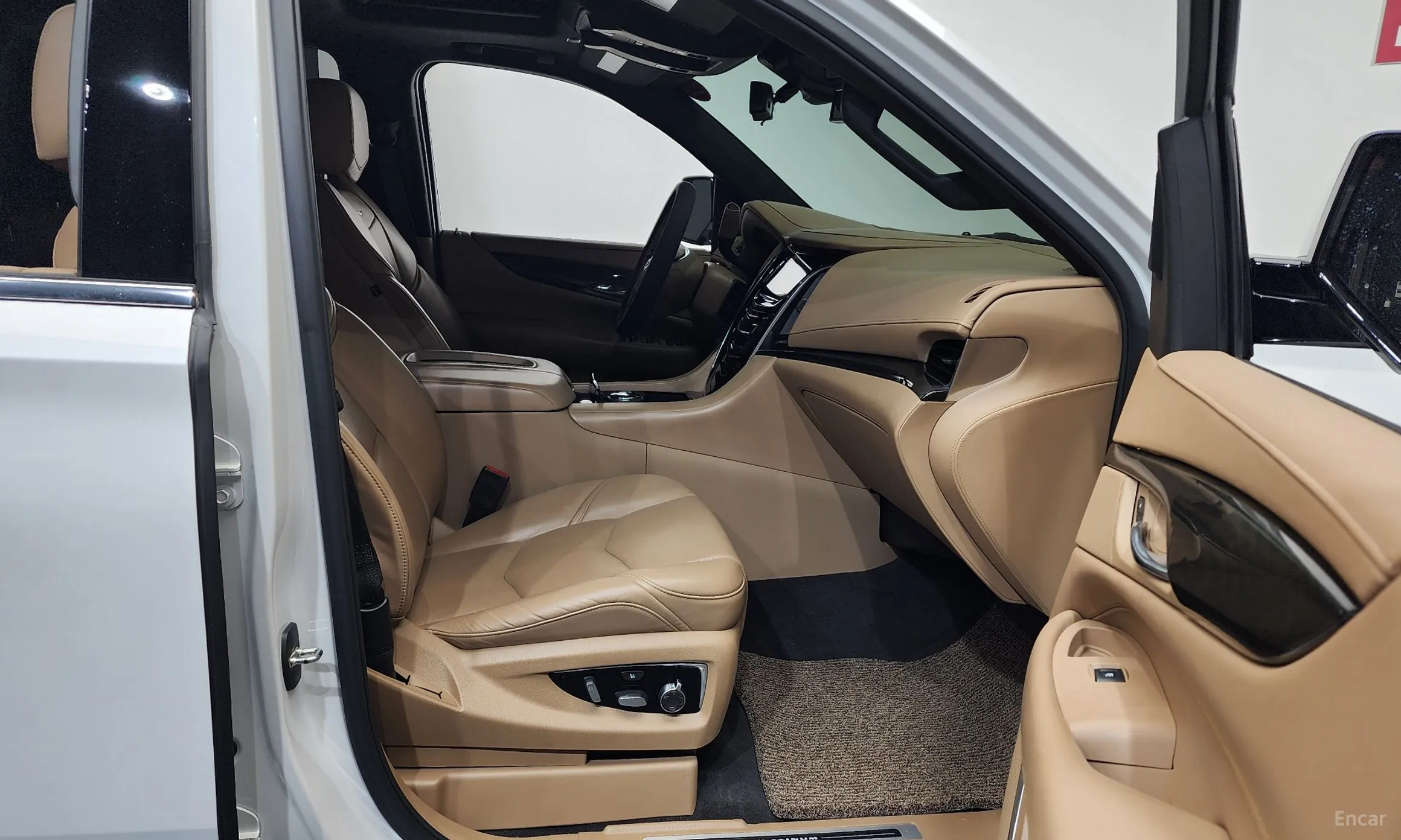 Cadillac Escalade превью 11