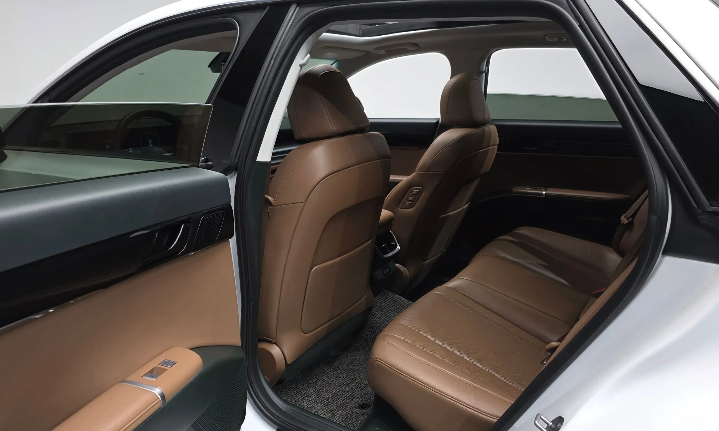 Hyundai Grandeur Hybrid (GN7) превью 11