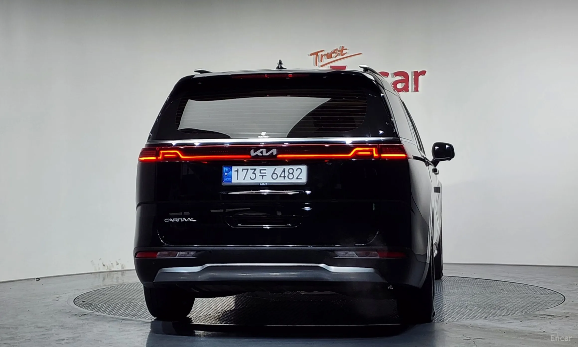 Kia Carnival Gen 4 превью 4